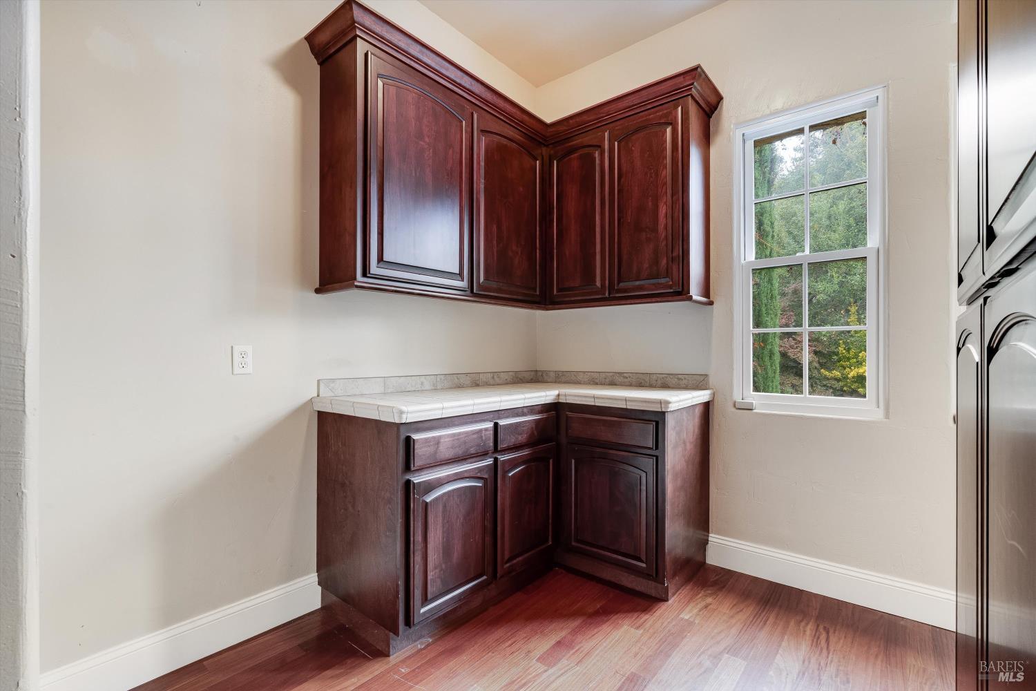 Detail Gallery Image 22 of 74 For 405 London Way, Sonoma,  CA 95476 - 5 Beds | 5/1 Baths