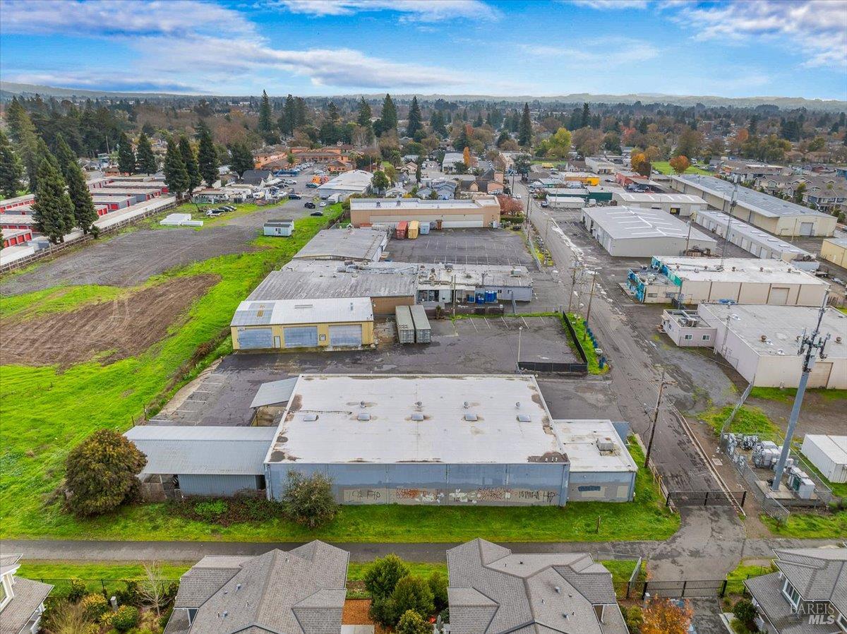 Detail Gallery Image 6 of 9 For 1599 Hampton Way, Santa Rosa,  CA 95407 - – Beds | – Baths