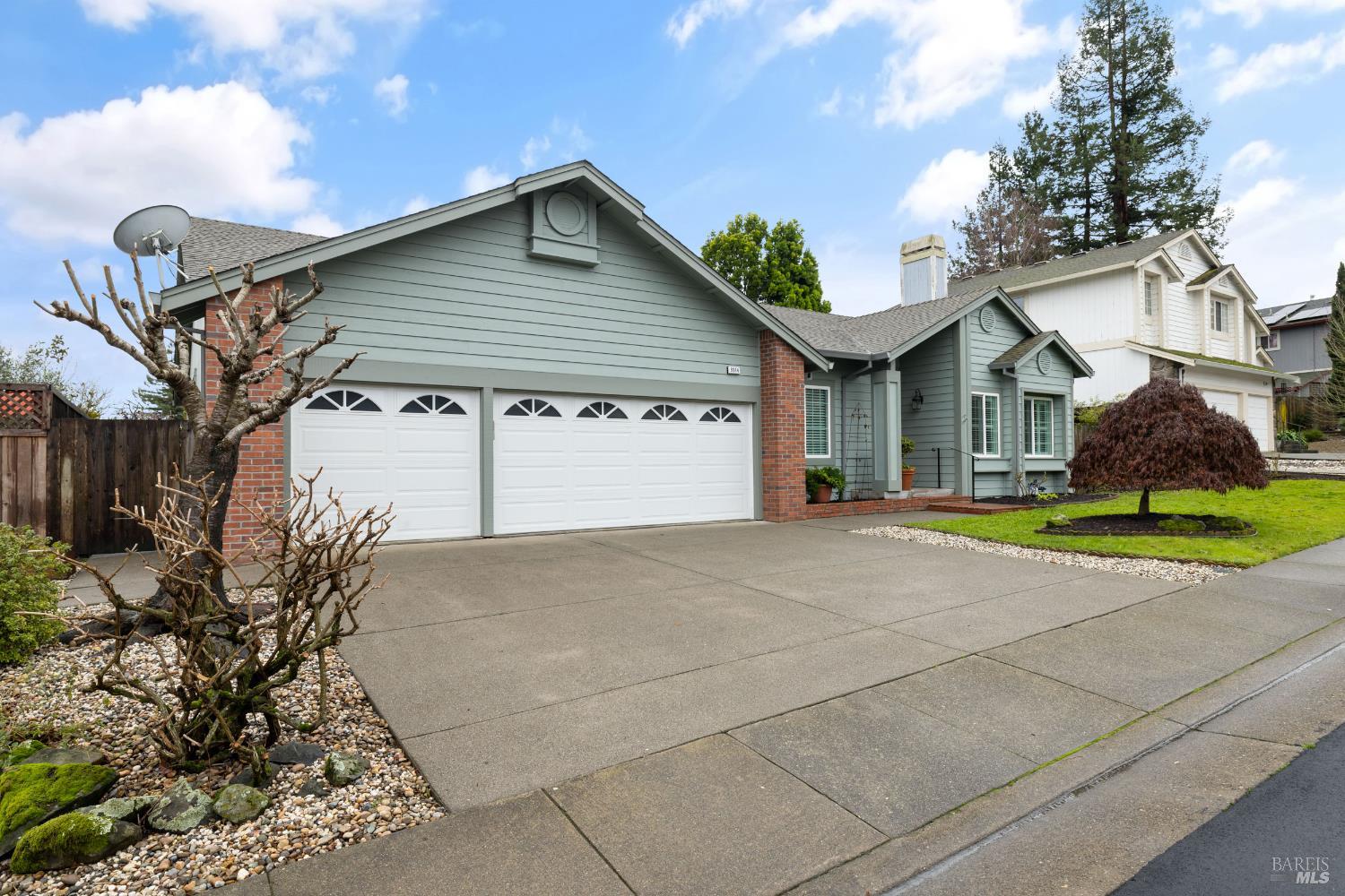 Detail Gallery Image 3 of 28 For 8814 Clothier Ln, Cotati,  CA 94931 - 3 Beds | 2 Baths