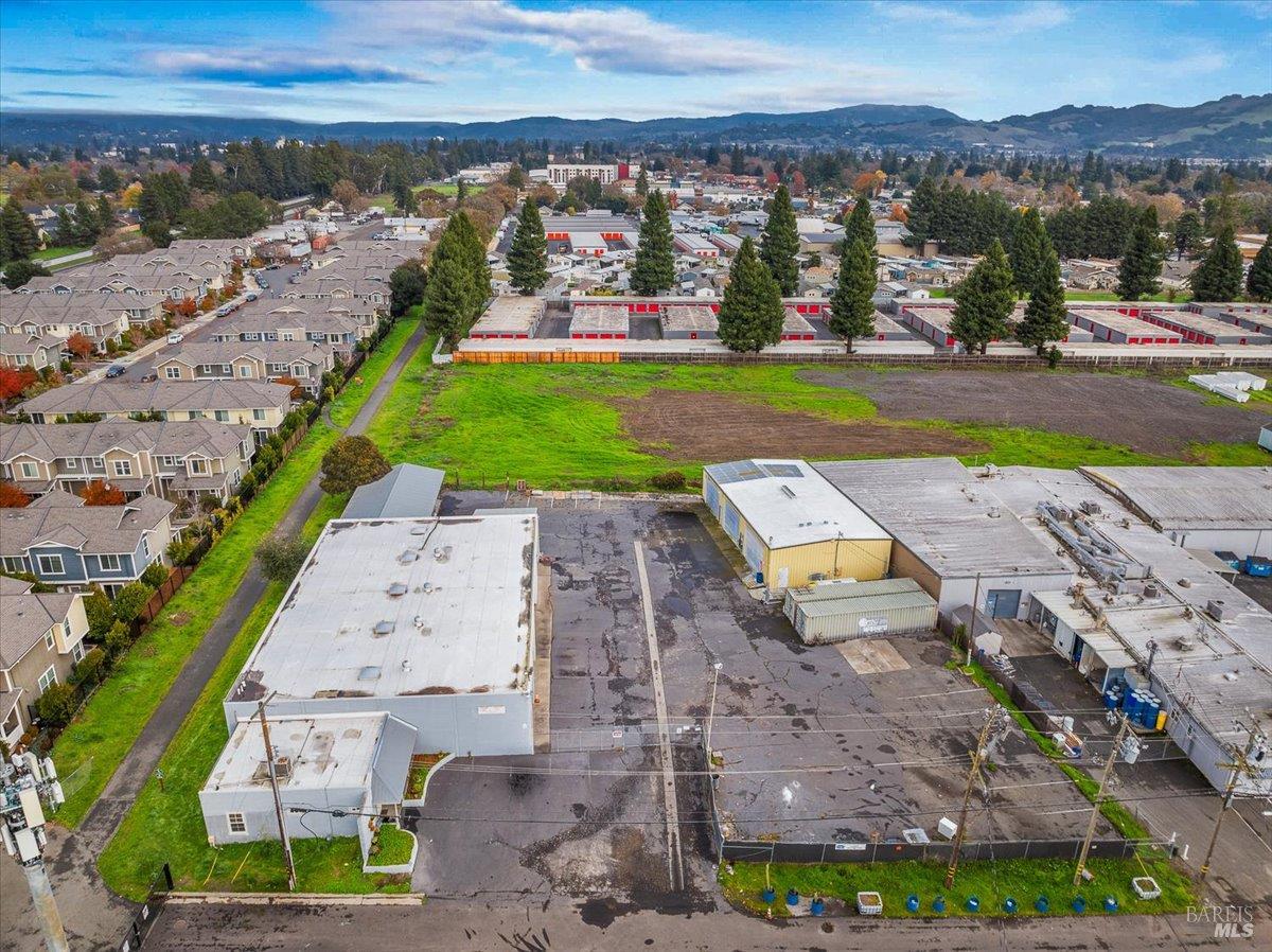 Detail Gallery Image 2 of 9 For 1599 Hampton Way, Santa Rosa,  CA 95407 - – Beds | – Baths