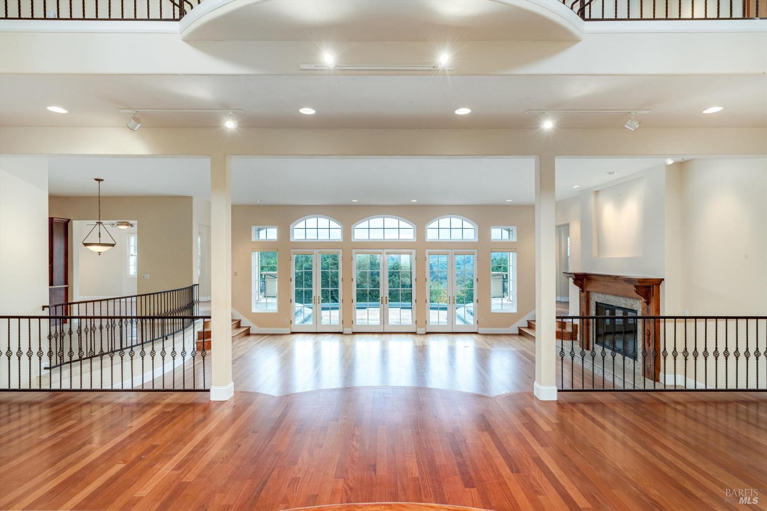 Detail Gallery Image 6 of 74 For 405 London Way, Sonoma,  CA 95476 - 5 Beds | 5/1 Baths