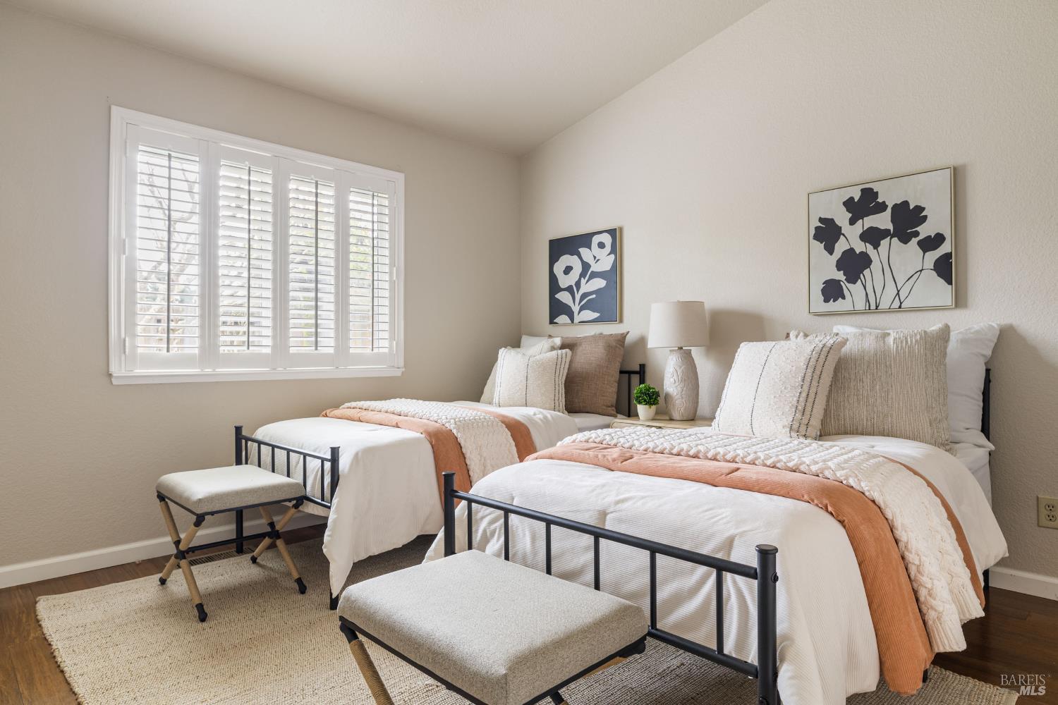 Detail Gallery Image 16 of 28 For 8814 Clothier Ln, Cotati,  CA 94931 - 3 Beds | 2 Baths