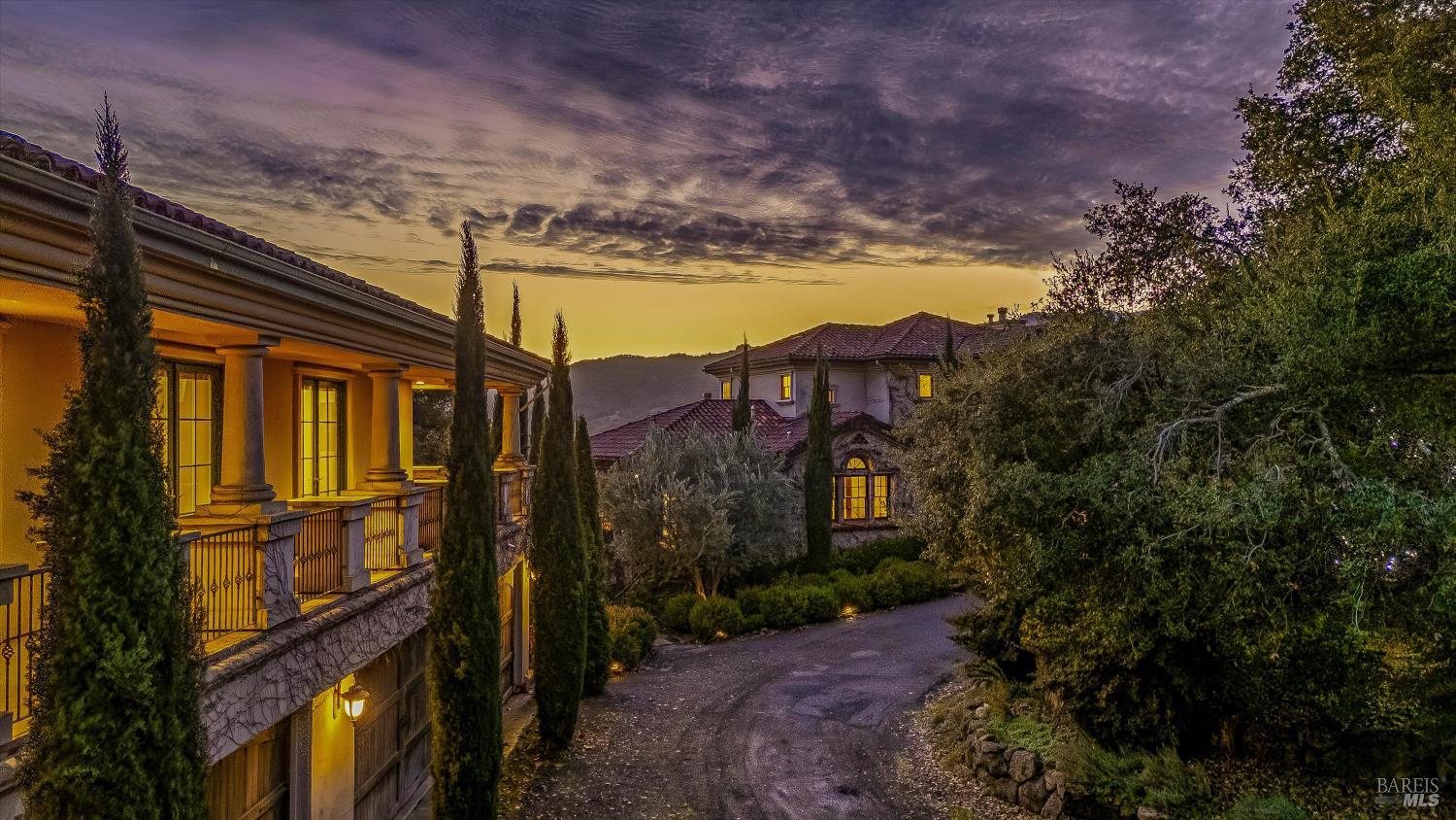 Detail Gallery Image 3 of 74 For 405 London Way, Sonoma,  CA 95476 - 5 Beds | 5/1 Baths