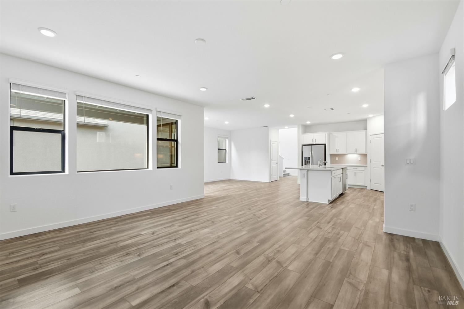 Detail Gallery Image 4 of 12 For 9129 Camino Colegio Rd, Rohnert Park,  CA 94928 - 4 Beds | 3 Baths