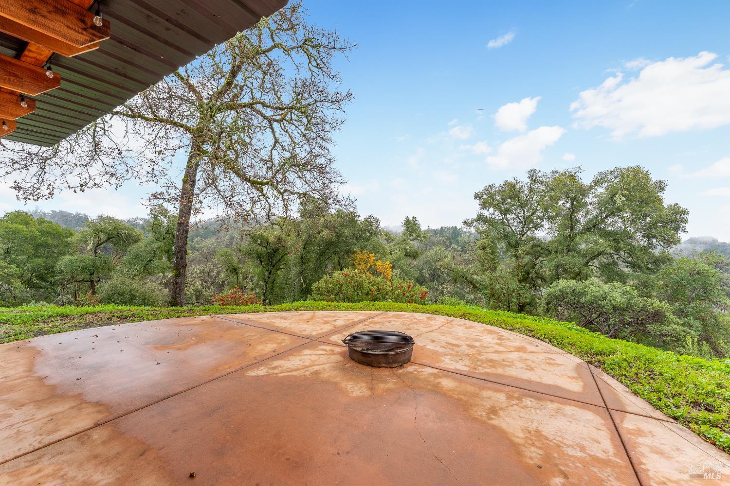 Detail Gallery Image 2 of 29 For 1461 Ponderosa Way, Redwood Valley,  CA 95470 - 3 Beds | 2 Baths