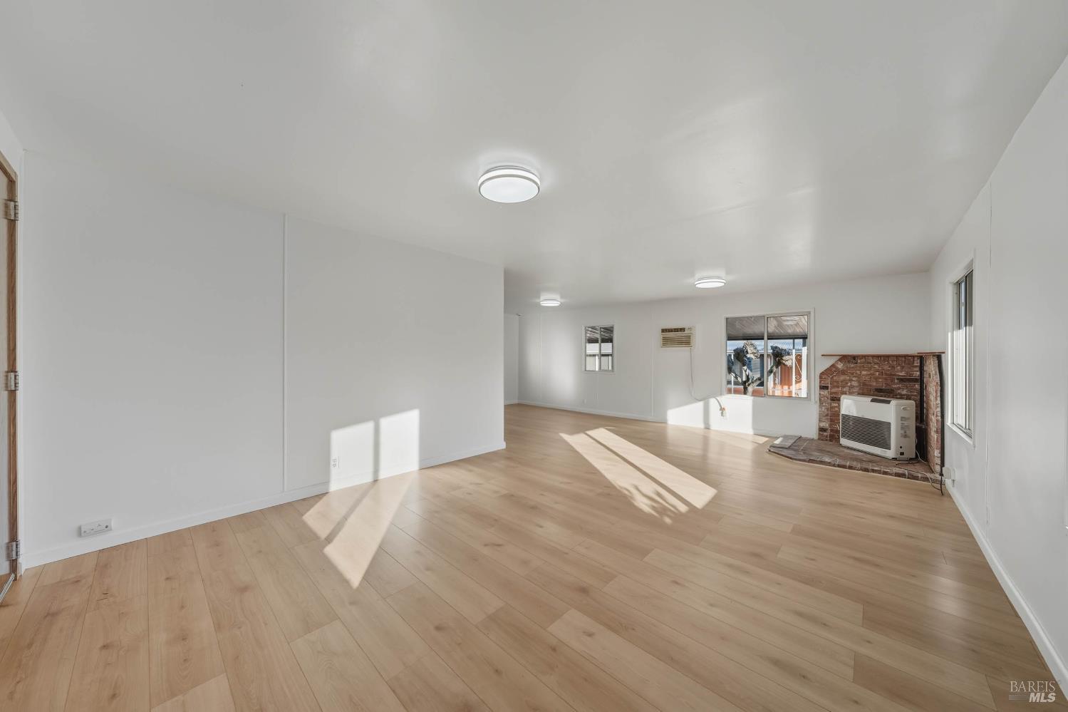 Detail Gallery Image 14 of 48 For 4265 Lakeshore Blvd 18, Lakeport,  CA 95453 - 2 Beds | 1/1 Baths