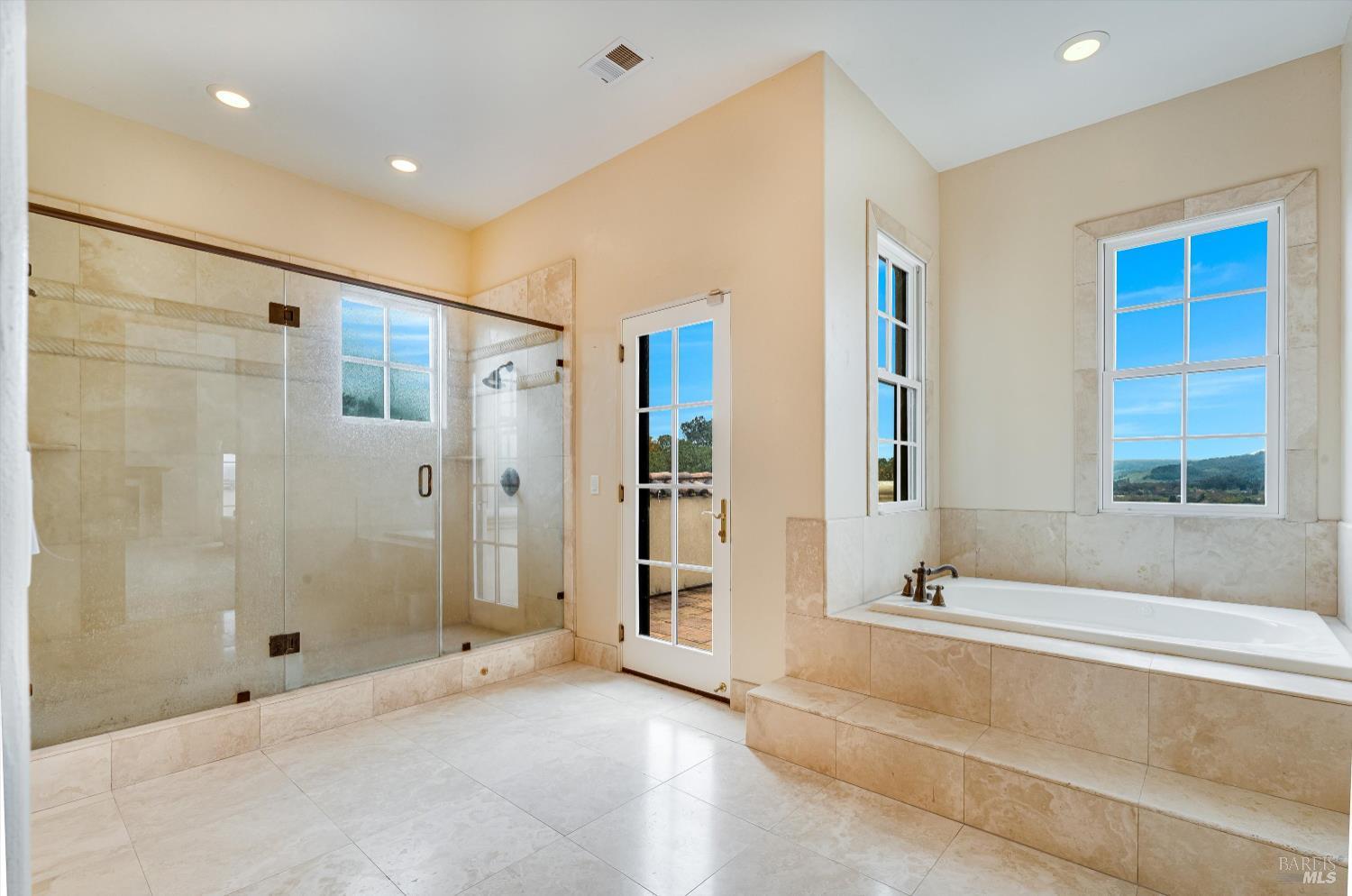 Detail Gallery Image 35 of 74 For 405 London Way, Sonoma,  CA 95476 - 5 Beds | 5/1 Baths