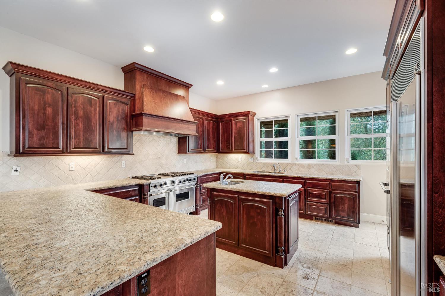 Detail Gallery Image 28 of 74 For 405 London Way, Sonoma,  CA 95476 - 5 Beds | 5/1 Baths