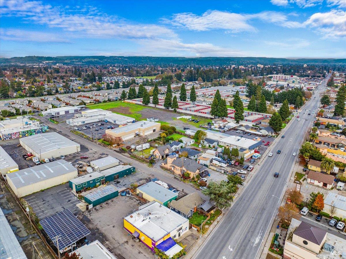 Detail Gallery Image 7 of 9 For 1599 Hampton Way, Santa Rosa,  CA 95407 - – Beds | – Baths