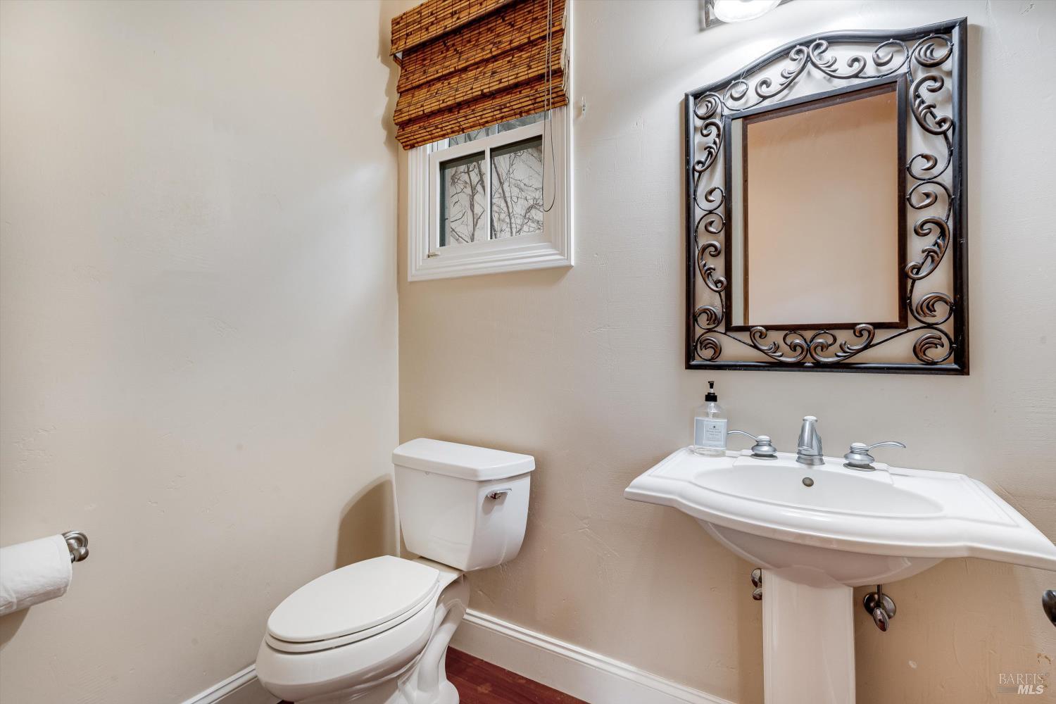 Detail Gallery Image 24 of 74 For 405 London Way, Sonoma,  CA 95476 - 5 Beds | 5/1 Baths