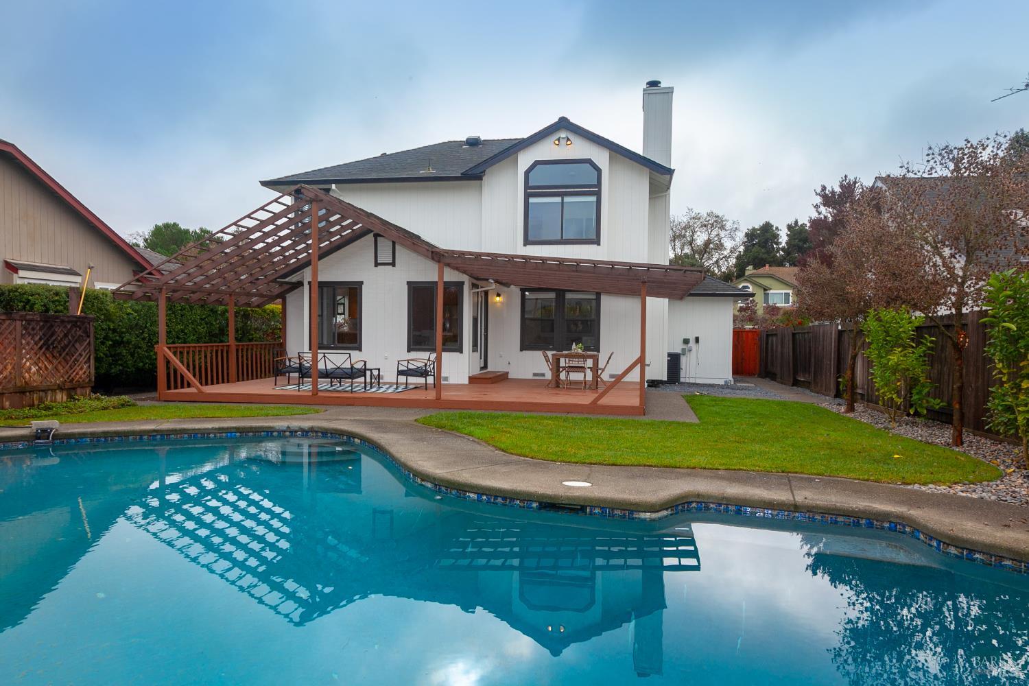 Detail Gallery Image 37 of 41 For 1869 Amy Ave, Santa Rosa,  CA 95401 - 3 Beds | 2/1 Baths