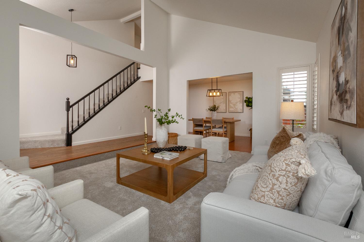 Detail Gallery Image 4 of 41 For 1869 Amy Ave, Santa Rosa,  CA 95401 - 3 Beds | 2/1 Baths