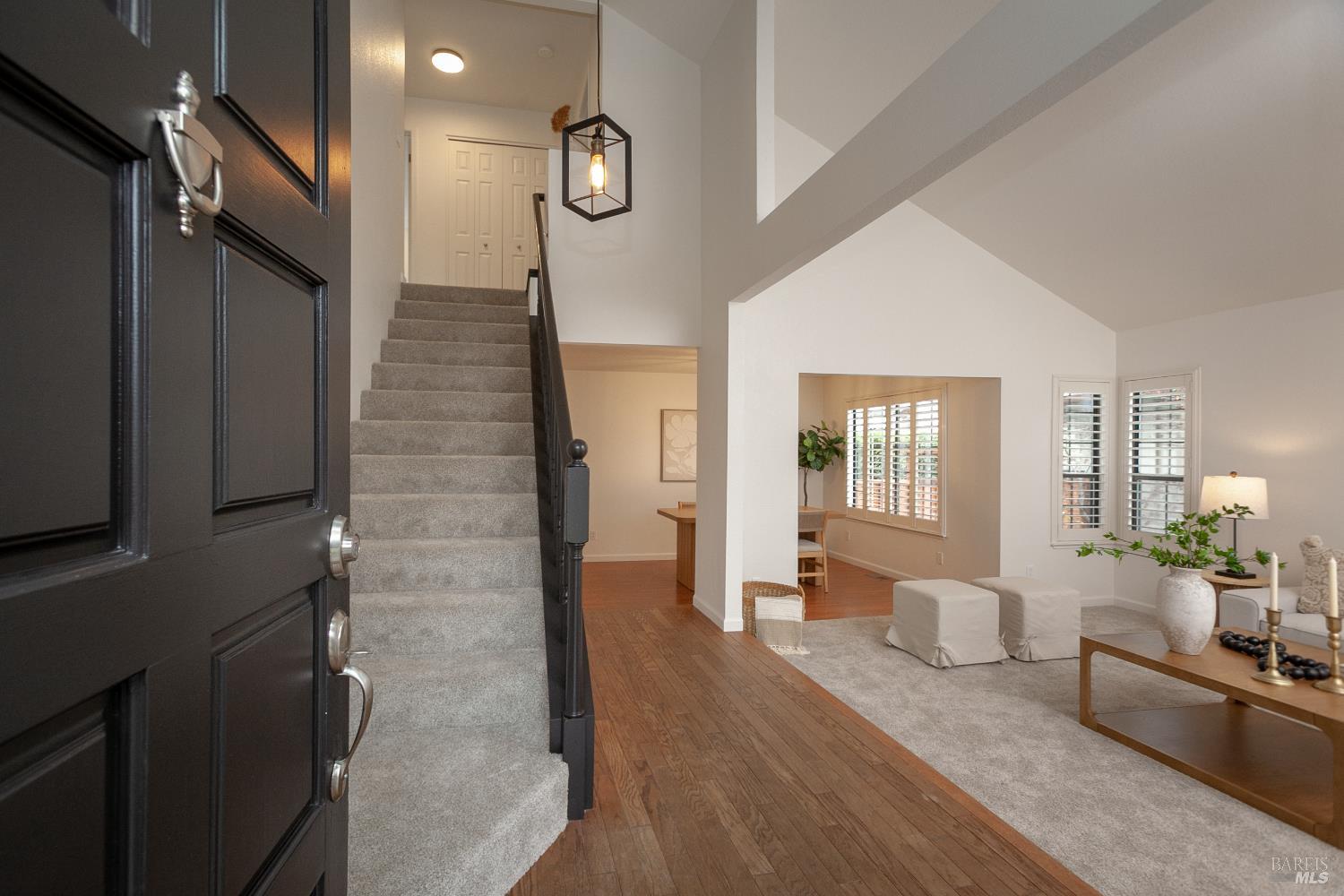 Detail Gallery Image 3 of 41 For 1869 Amy Ave, Santa Rosa,  CA 95401 - 3 Beds | 2/1 Baths