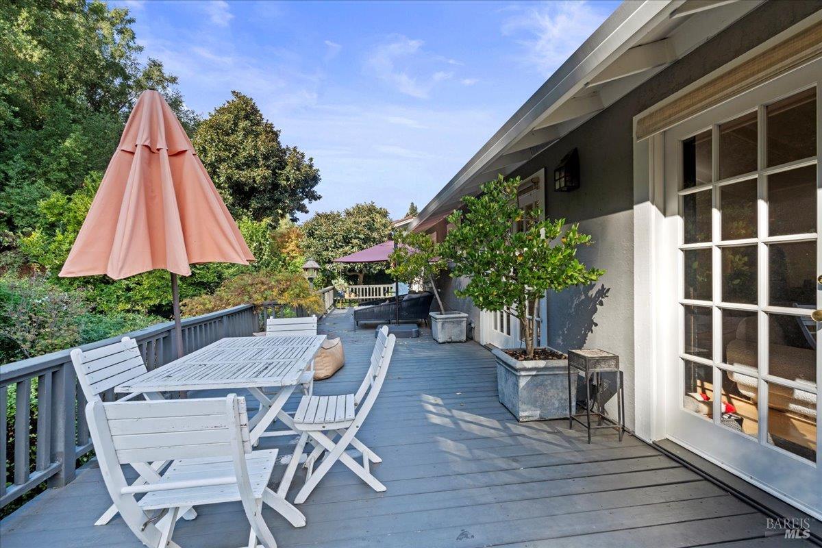 Detail Gallery Image 4 of 31 For 2539 Rollingwood Dr, Napa,  CA 94558 - 3 Beds | 2 Baths