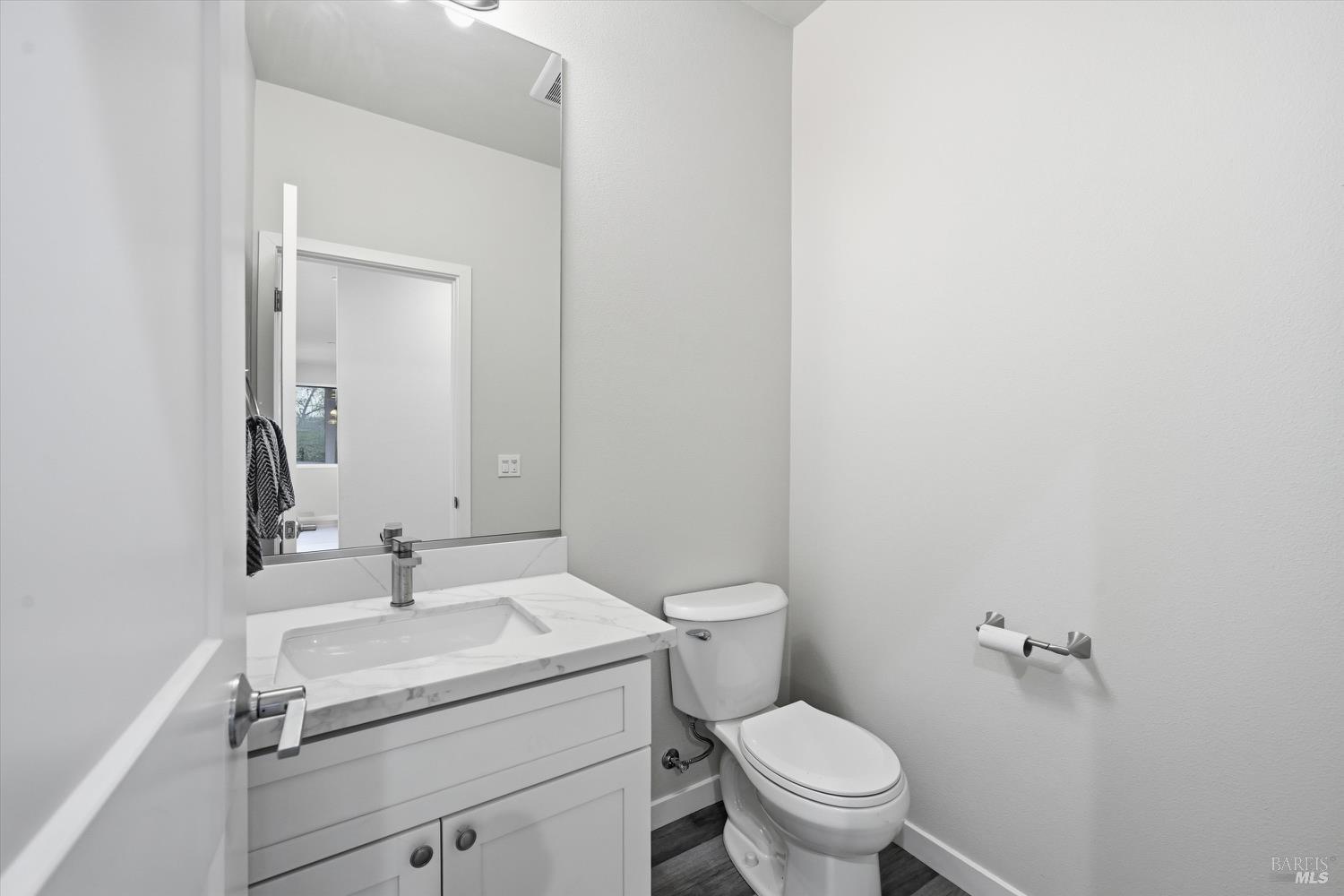 Detail Gallery Image 26 of 40 For 18904 Timber Point Rd, Hidden Valley Lake,  CA 95467 - 3 Beds | 2/1 Baths