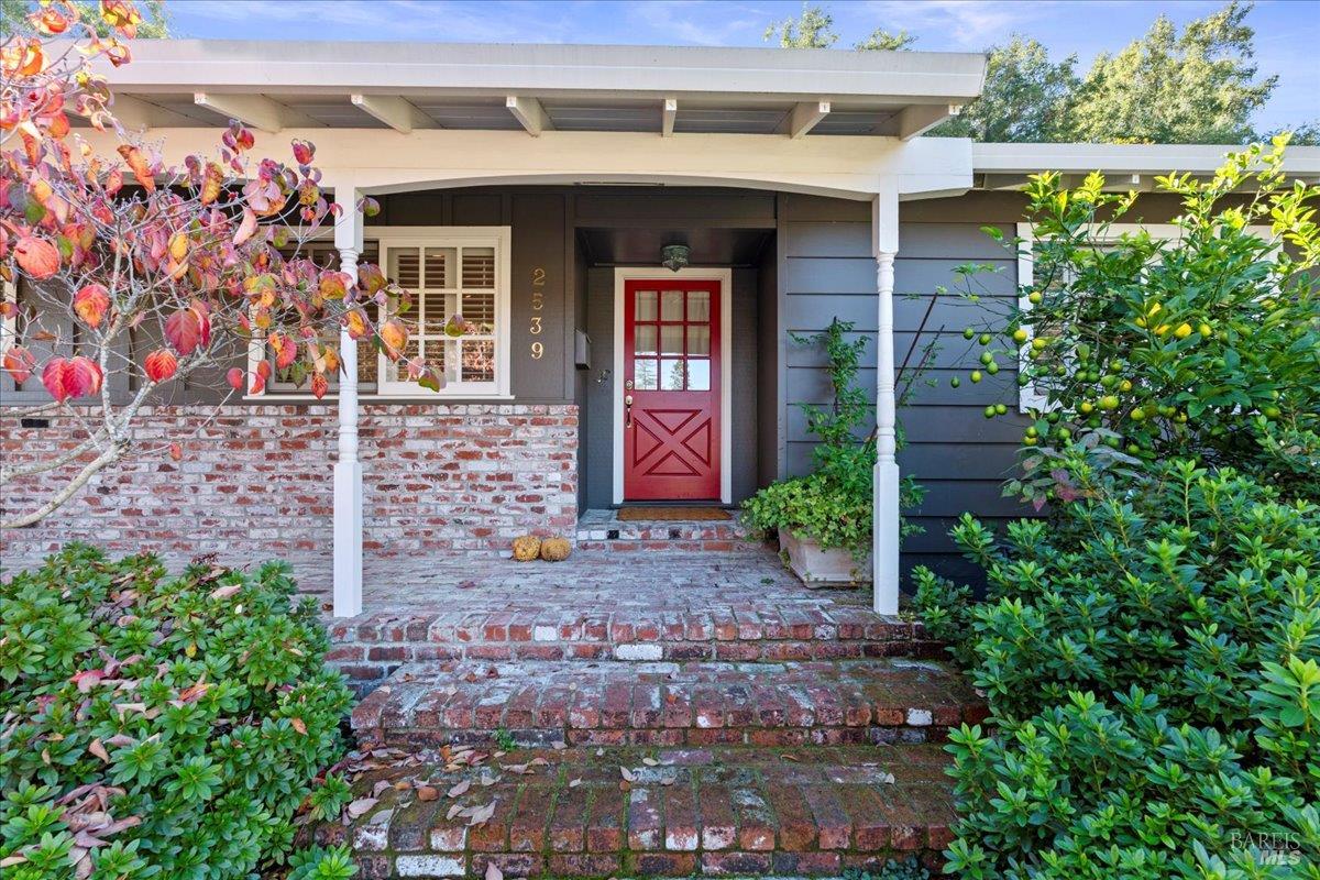 Detail Gallery Image 7 of 31 For 2539 Rollingwood Dr, Napa,  CA 94558 - 3 Beds | 2 Baths