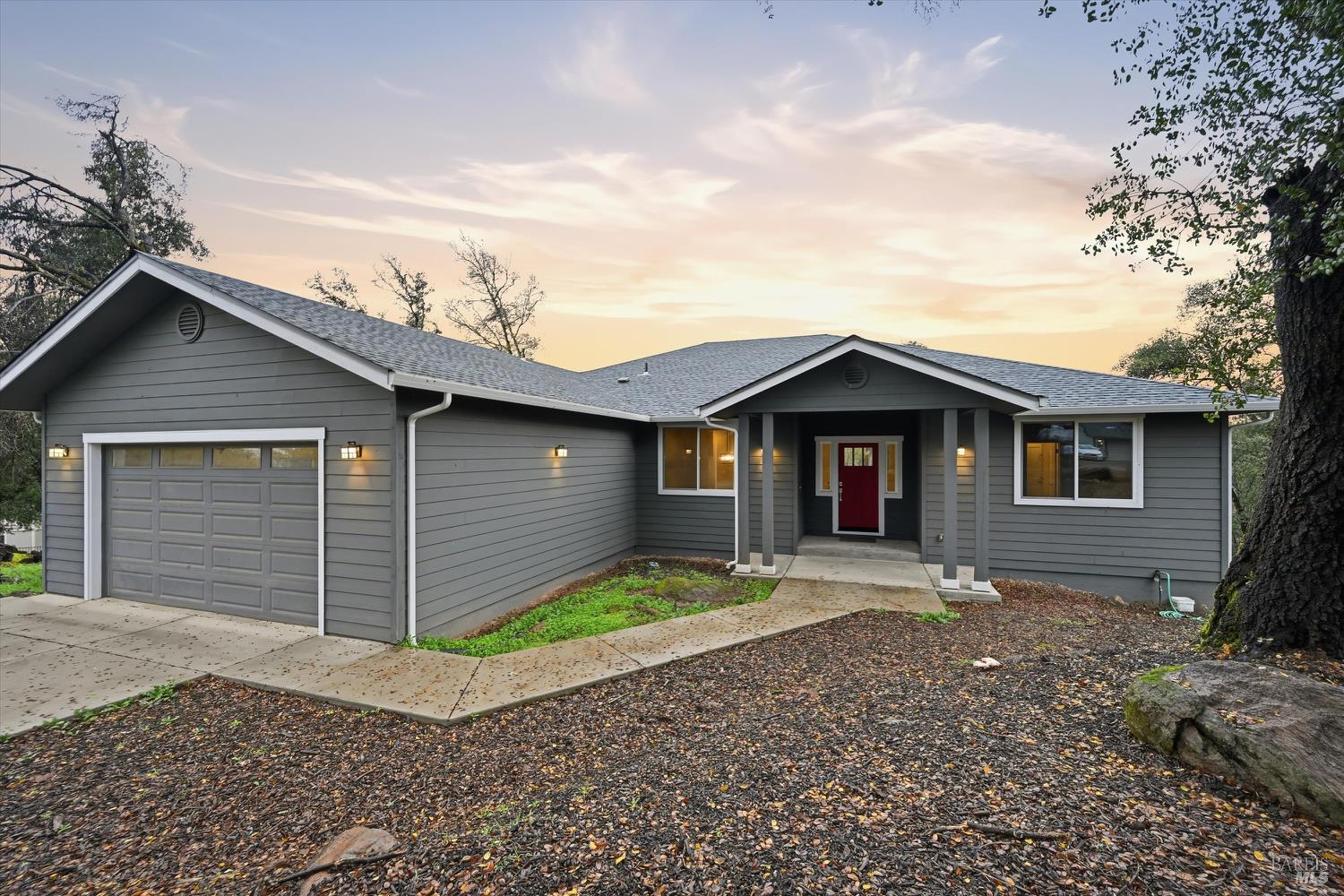 Detail Gallery Image 9 of 40 For 18904 Timber Point Rd, Hidden Valley Lake,  CA 95467 - 3 Beds | 2/1 Baths