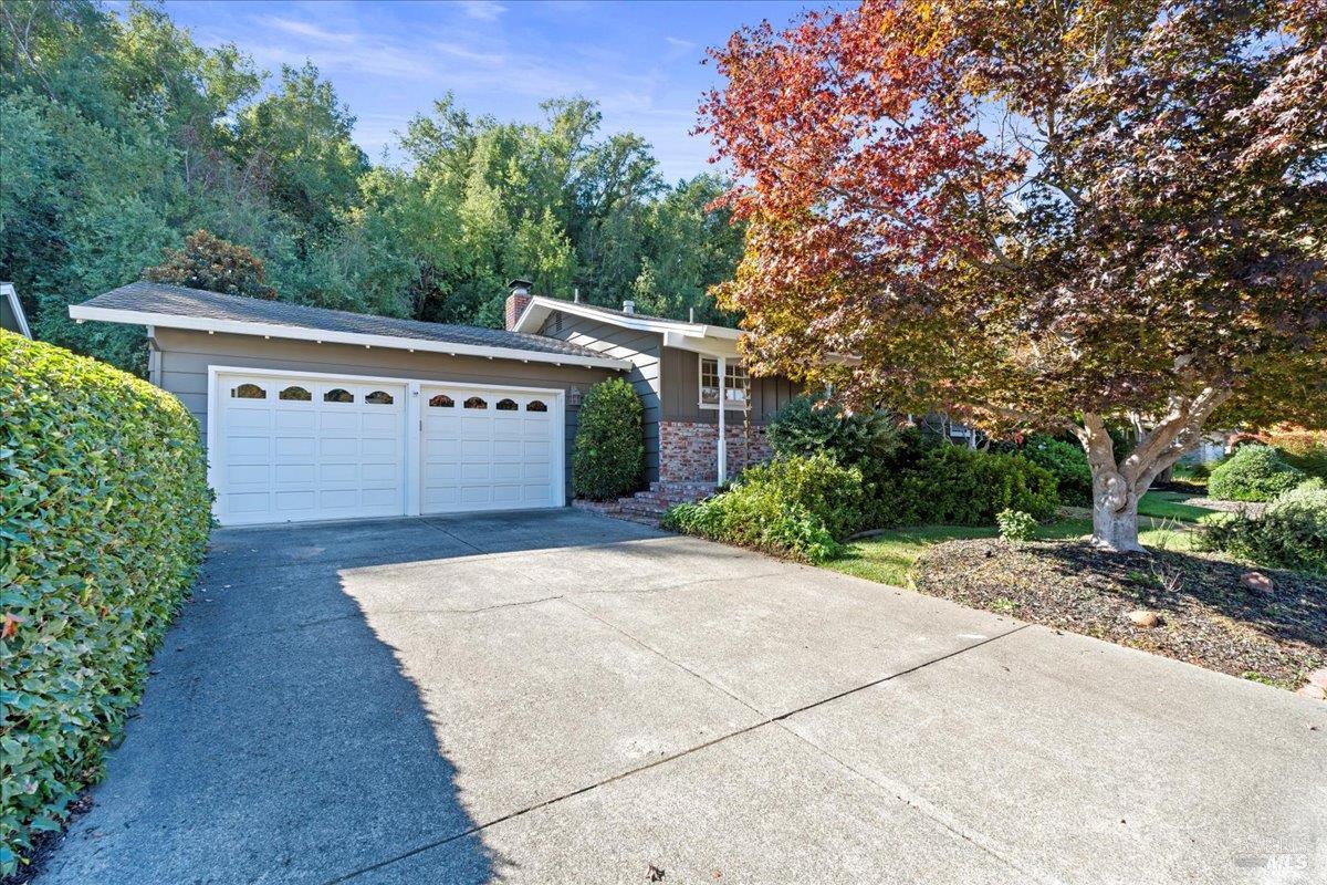 Detail Gallery Image 6 of 31 For 2539 Rollingwood Dr, Napa,  CA 94558 - 3 Beds | 2 Baths