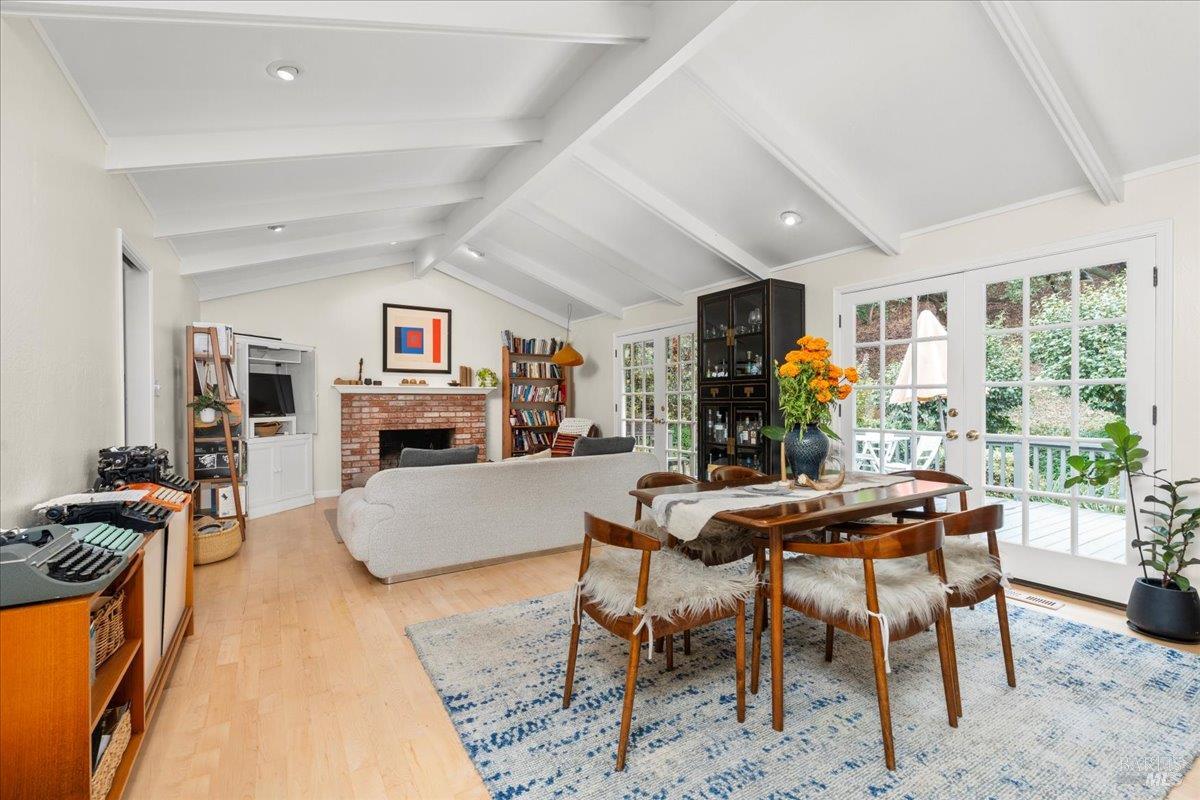 Detail Gallery Image 2 of 31 For 2539 Rollingwood Dr, Napa,  CA 94558 - 3 Beds | 2 Baths