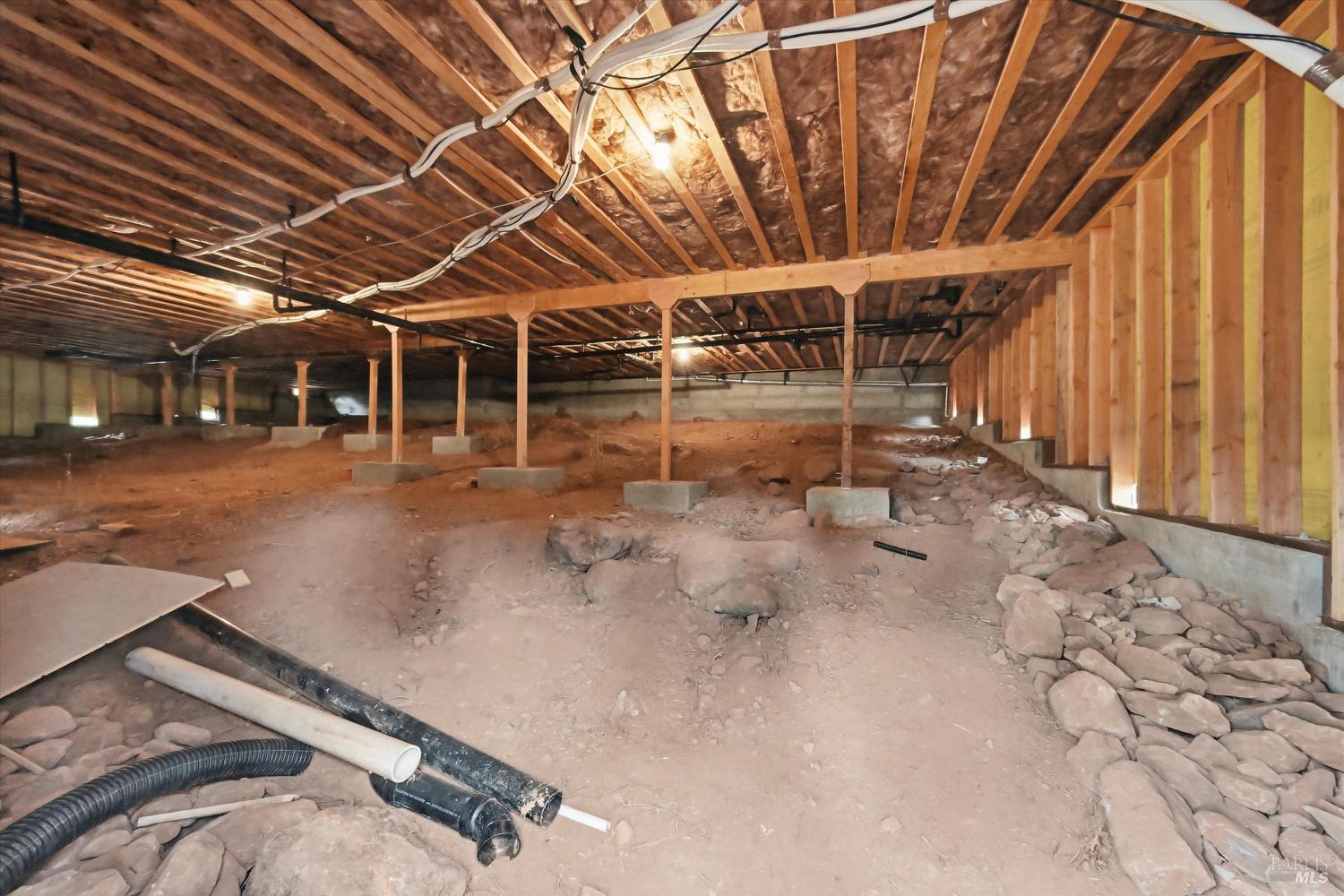 Detail Gallery Image 10 of 40 For 18904 Timber Point Rd, Hidden Valley Lake,  CA 95467 - 3 Beds | 2/1 Baths