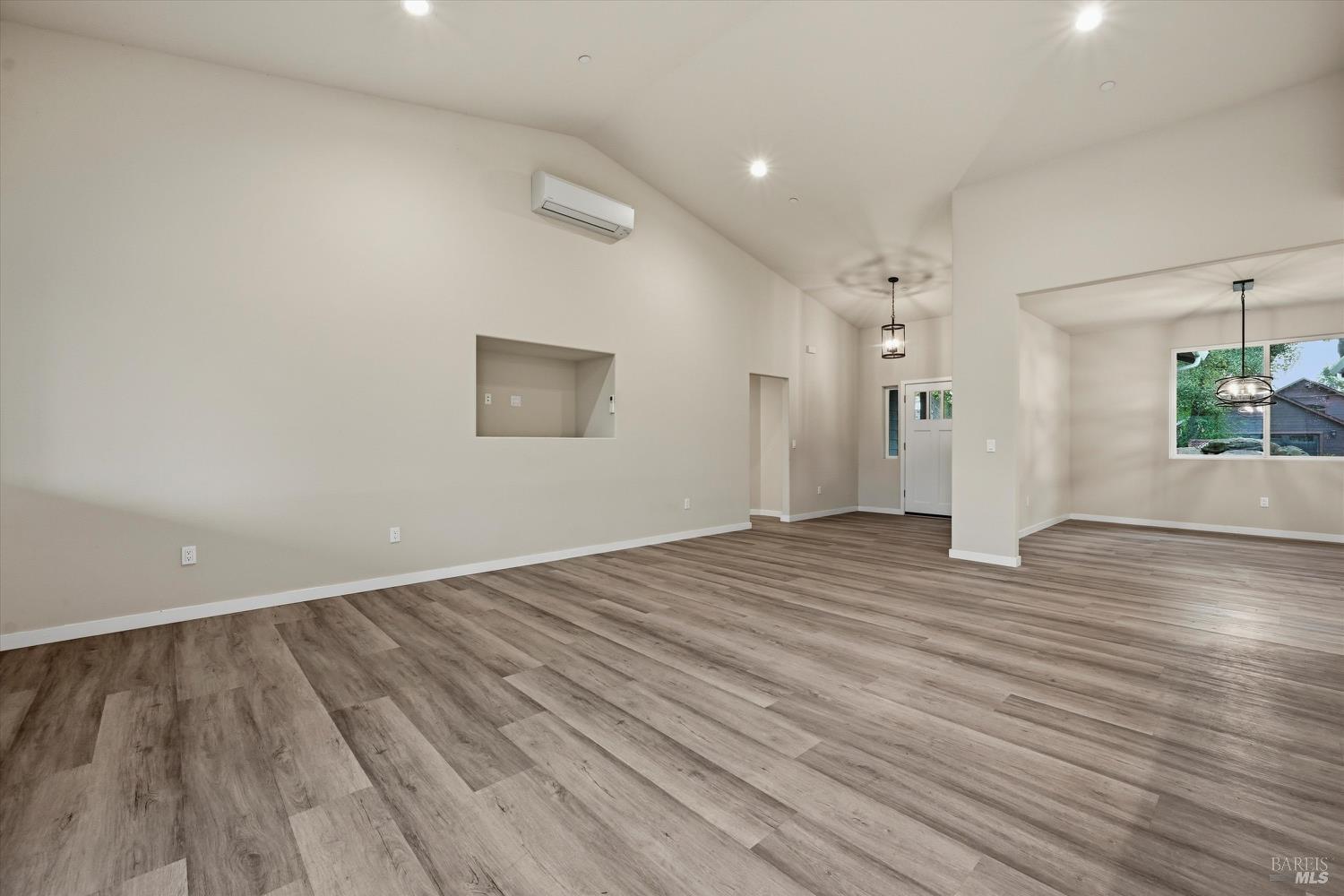 Detail Gallery Image 15 of 40 For 18904 Timber Point Rd, Hidden Valley Lake,  CA 95467 - 3 Beds | 2/1 Baths