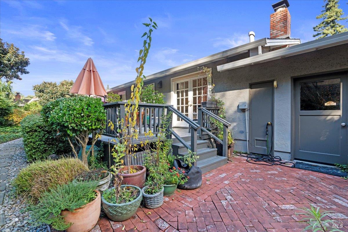 Detail Gallery Image 27 of 31 For 2539 Rollingwood Dr, Napa,  CA 94558 - 3 Beds | 2 Baths