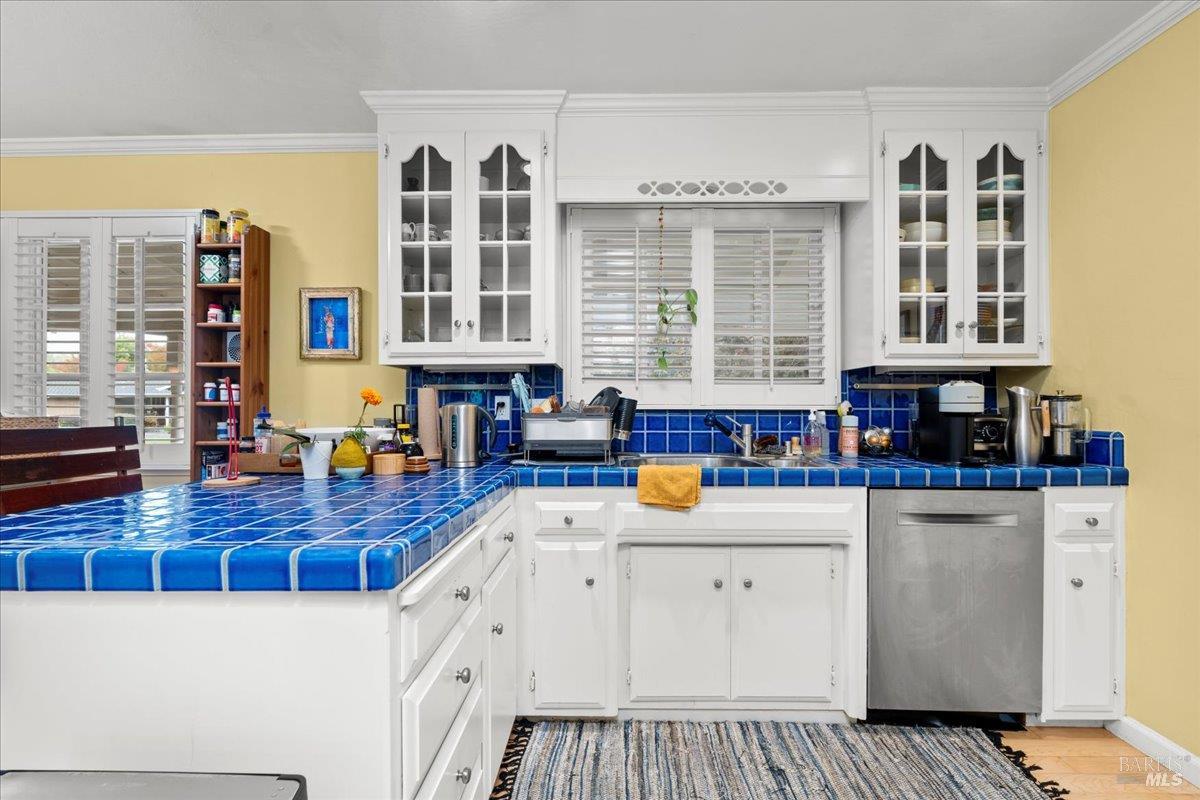 Detail Gallery Image 15 of 31 For 2539 Rollingwood Dr, Napa,  CA 94558 - 3 Beds | 2 Baths