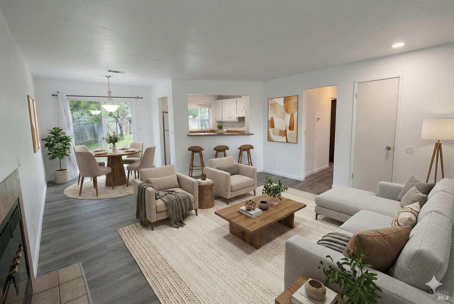 Detail Gallery Image 4 of 15 For 550 W Creekside Cir, Dixon,  CA 95620 - 2 Beds | 1/1 Baths