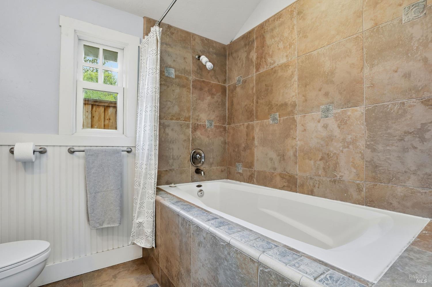 Detail Gallery Image 44 of 56 For 221 D St, San Rafael,  CA 94901 - 3 Beds | 2 Baths