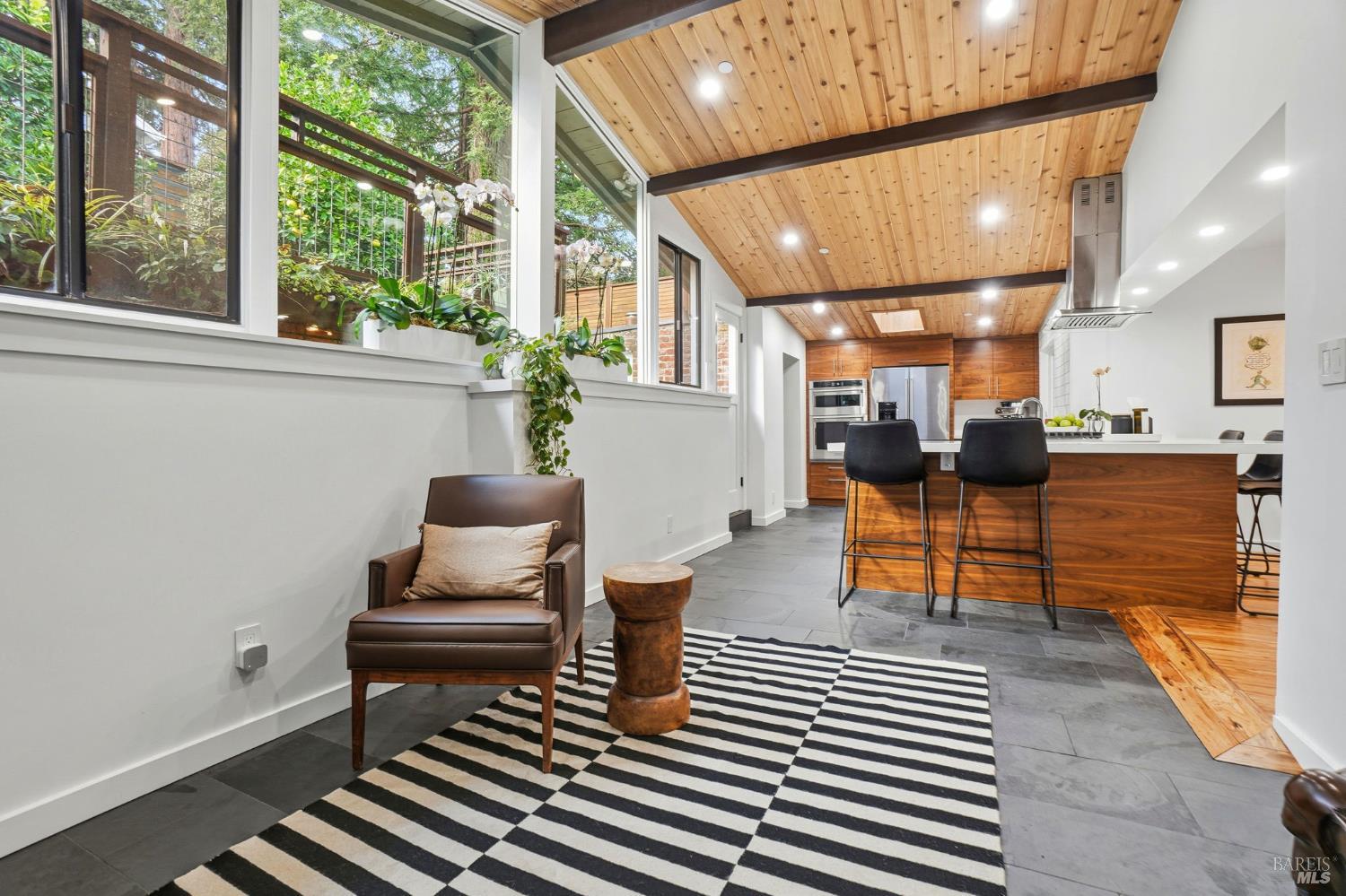 Detail Gallery Image 9 of 56 For 221 D St, San Rafael,  CA 94901 - 3 Beds | 2 Baths