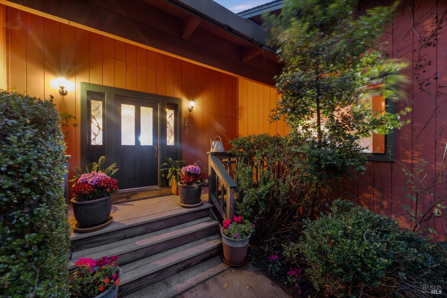 Detail Gallery Image 2 of 70 For 700 Old King Rd, Petaluma,  CA 94952 - 3 Beds | 2/1 Baths