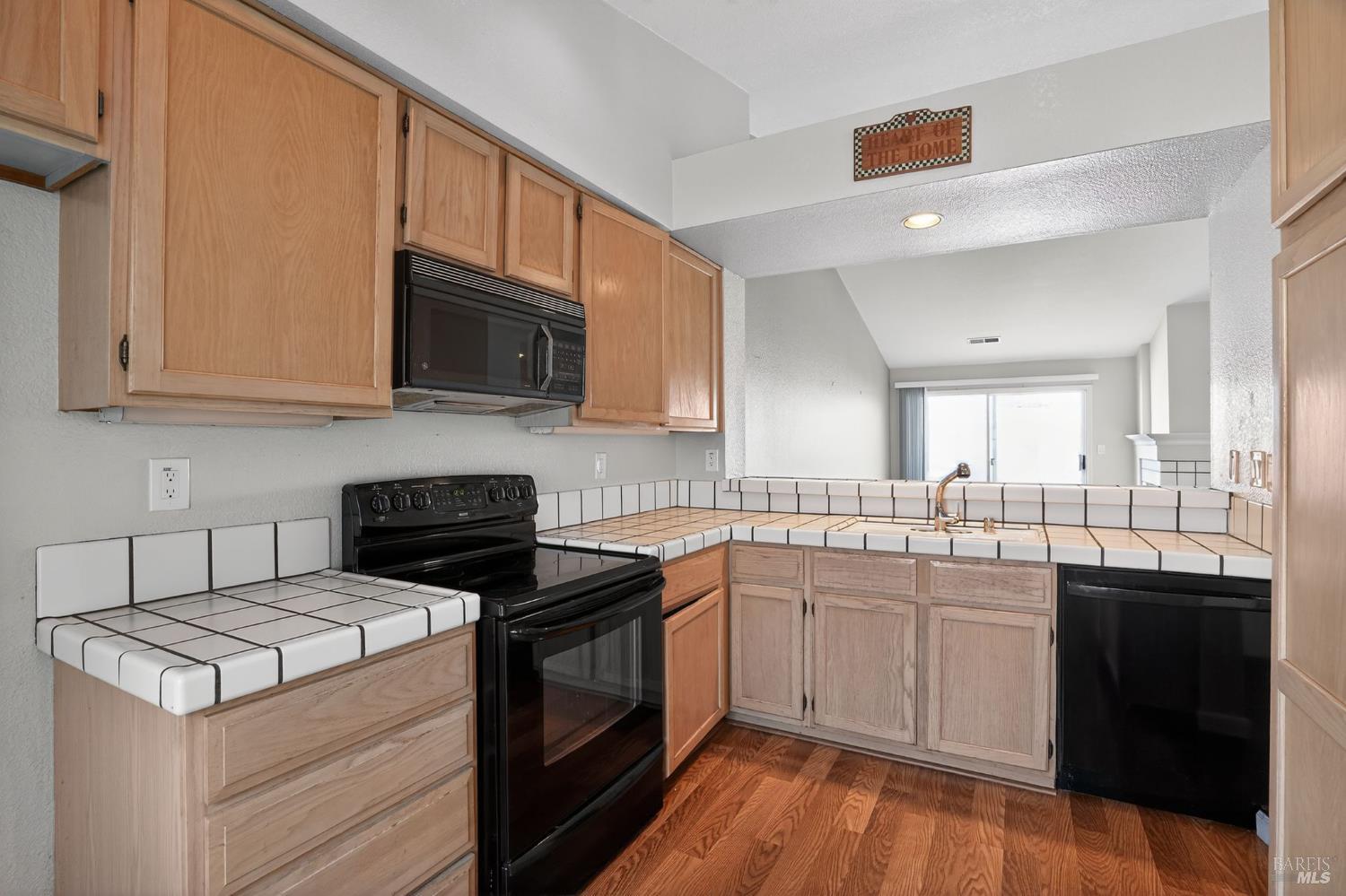 Detail Gallery Image 8 of 26 For 301 Stinson St, Vallejo,  CA 94591 - 2 Beds | 2 Baths