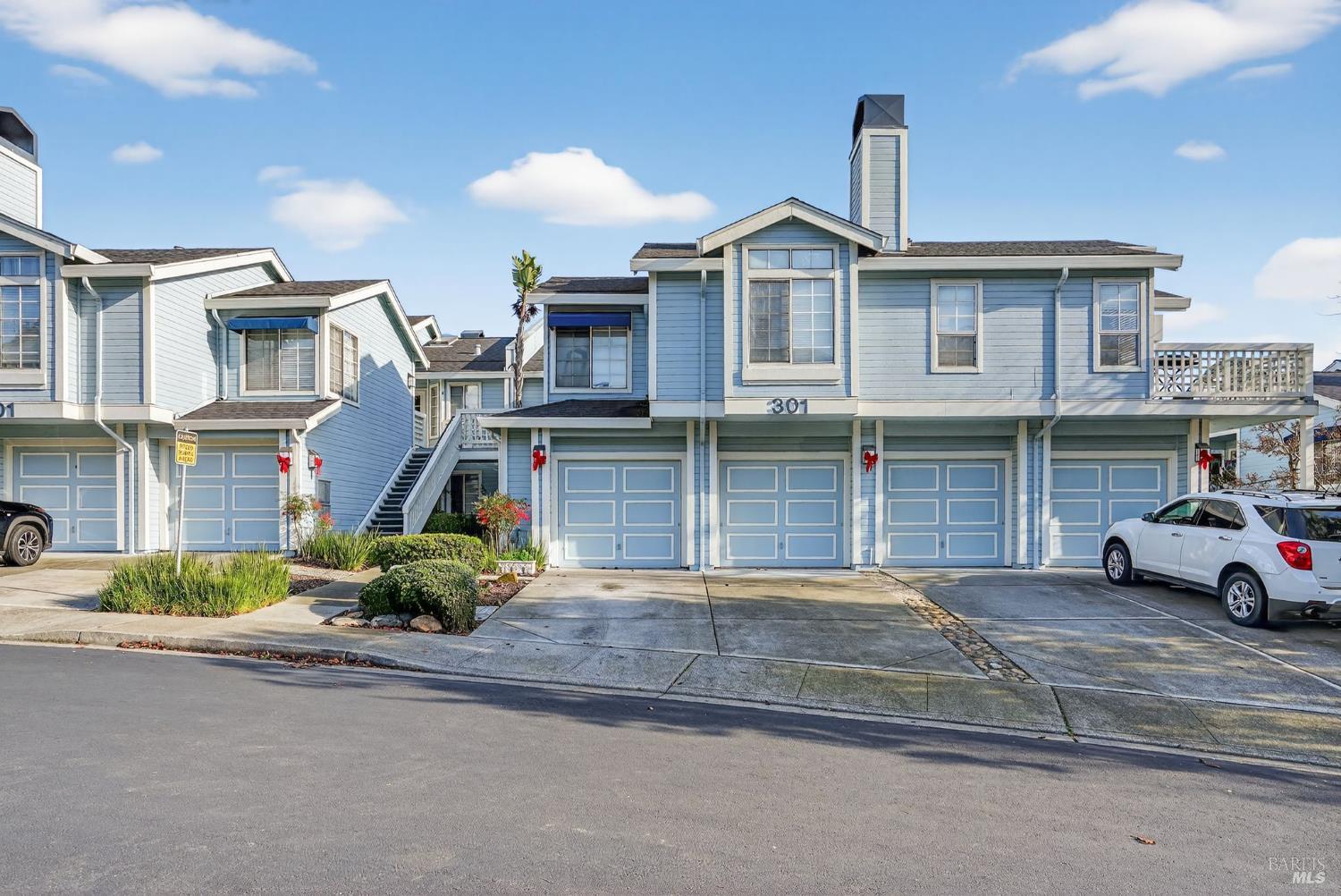 Detail Gallery Image 2 of 26 For 301 Stinson St, Vallejo,  CA 94591 - 2 Beds | 2 Baths