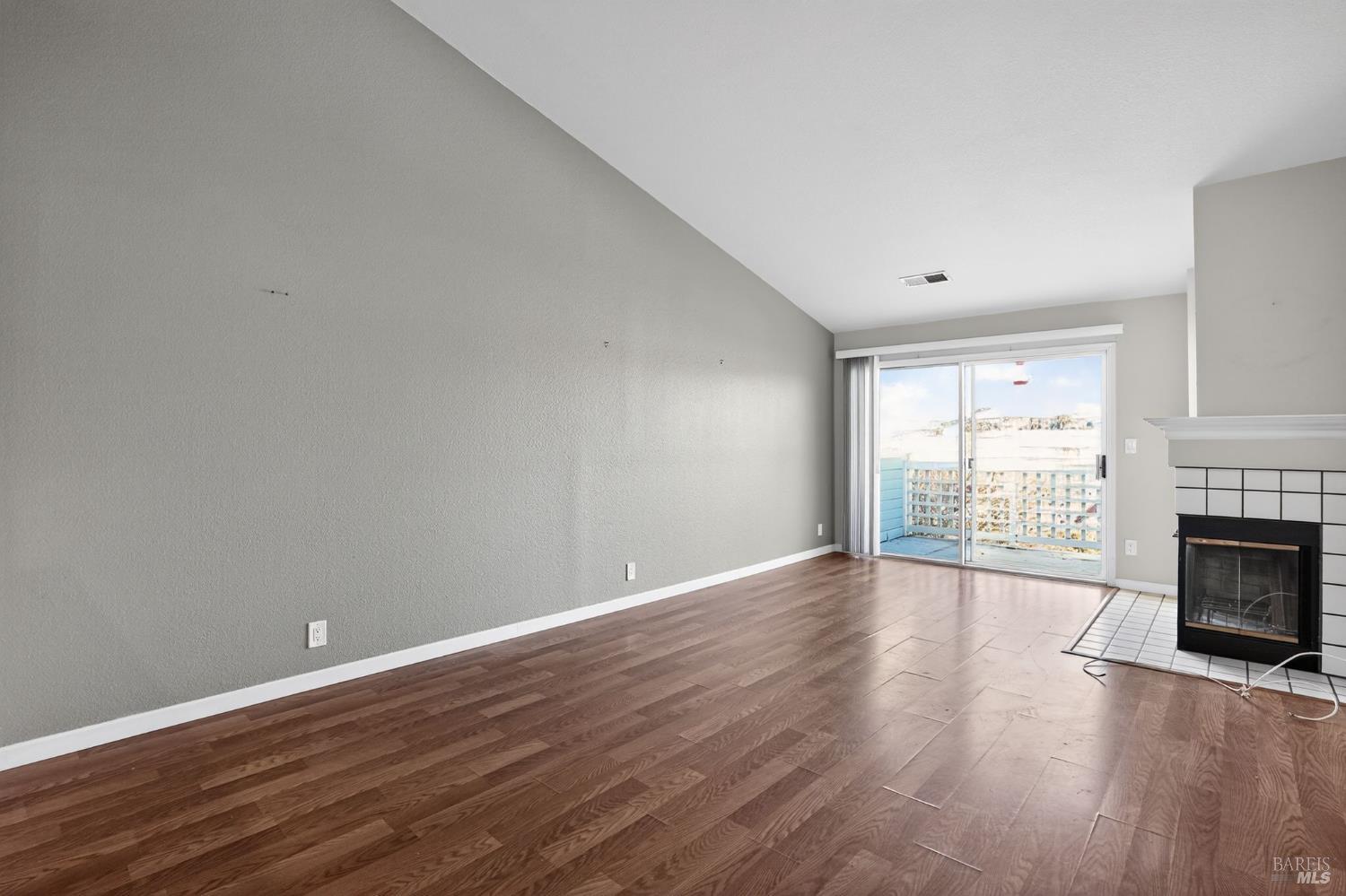 Detail Gallery Image 16 of 26 For 301 Stinson St, Vallejo,  CA 94591 - 2 Beds | 2 Baths