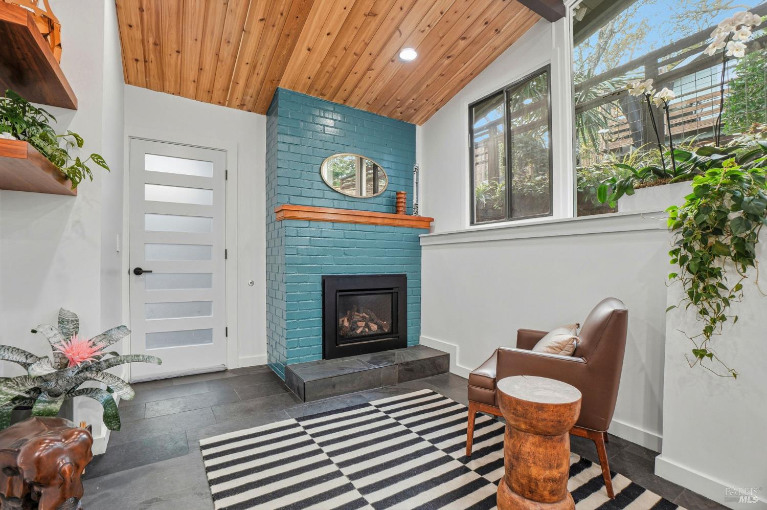 Detail Gallery Image 5 of 56 For 221 D St, San Rafael,  CA 94901 - 3 Beds | 2 Baths