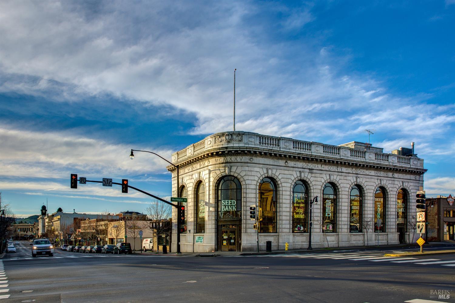Detail Gallery Image 30 of 41 For 533 Albert Way, Petaluma,  CA 94954 - 4 Beds | 3 Baths