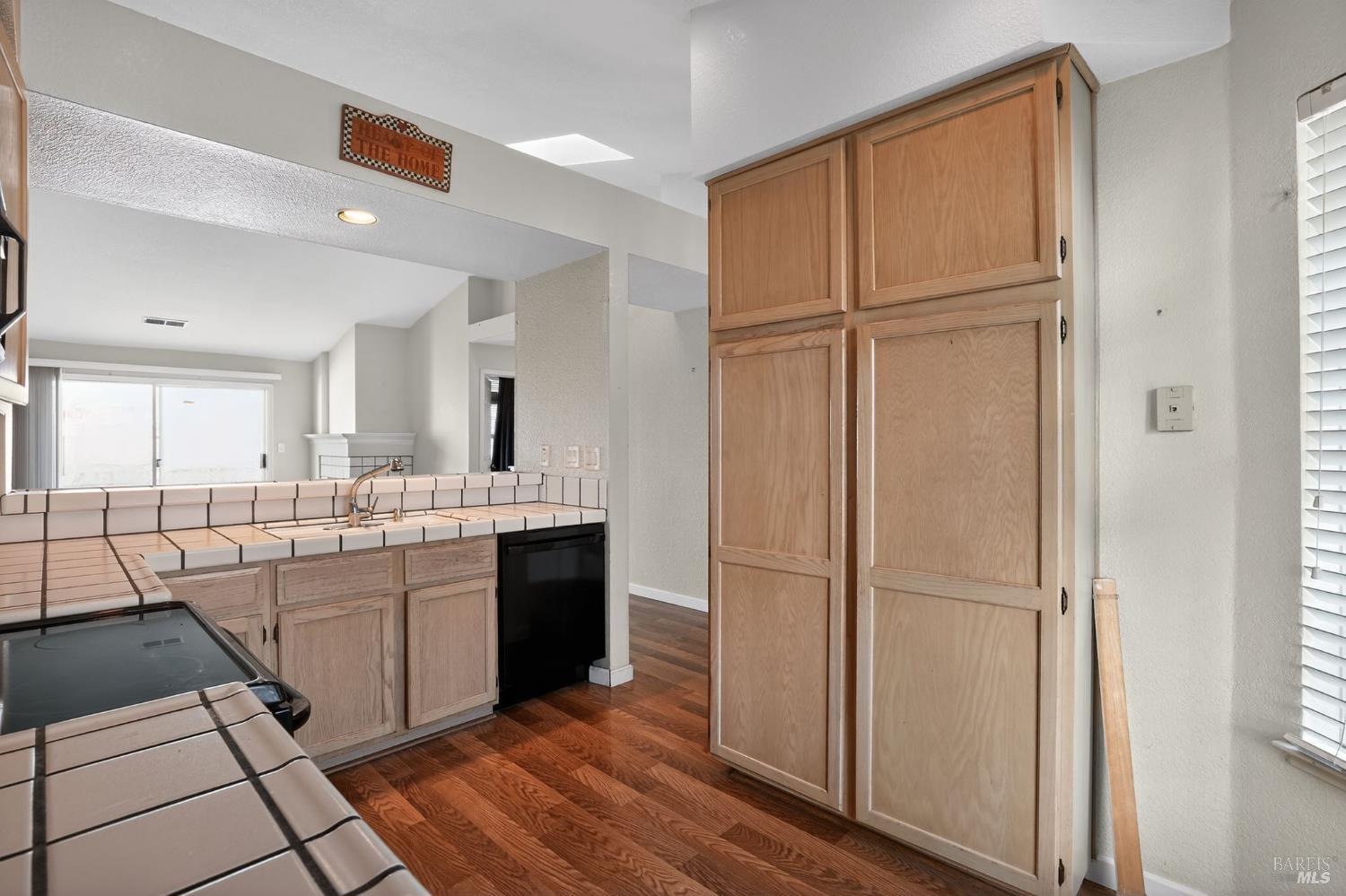 Detail Gallery Image 9 of 26 For 301 Stinson St, Vallejo,  CA 94591 - 2 Beds | 2 Baths