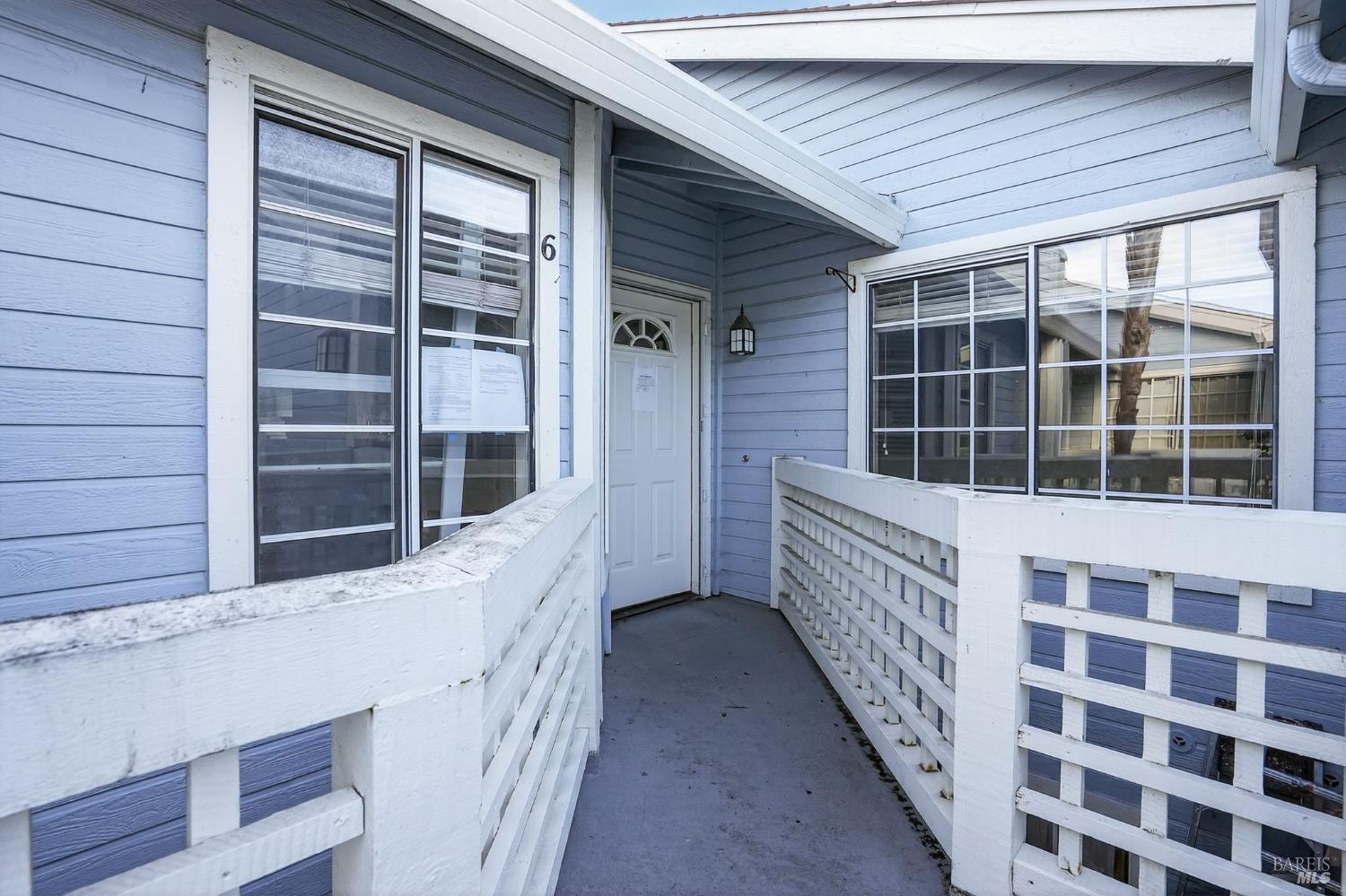 Detail Gallery Image 5 of 26 For 301 Stinson St, Vallejo,  CA 94591 - 2 Beds | 2 Baths