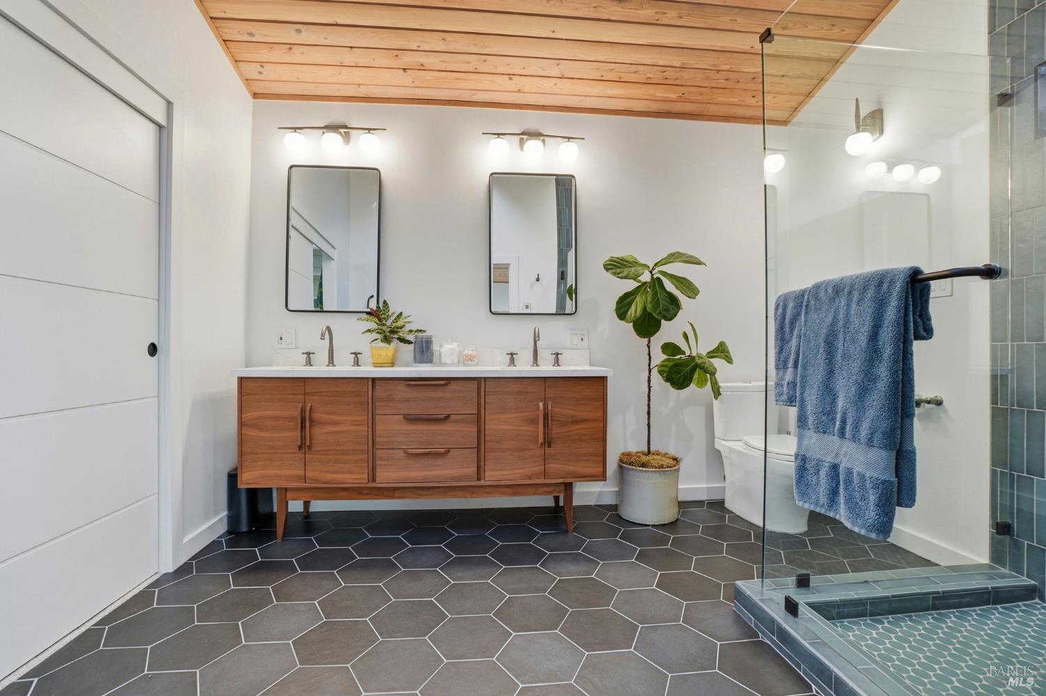 Detail Gallery Image 31 of 56 For 221 D St, San Rafael,  CA 94901 - 3 Beds | 2 Baths