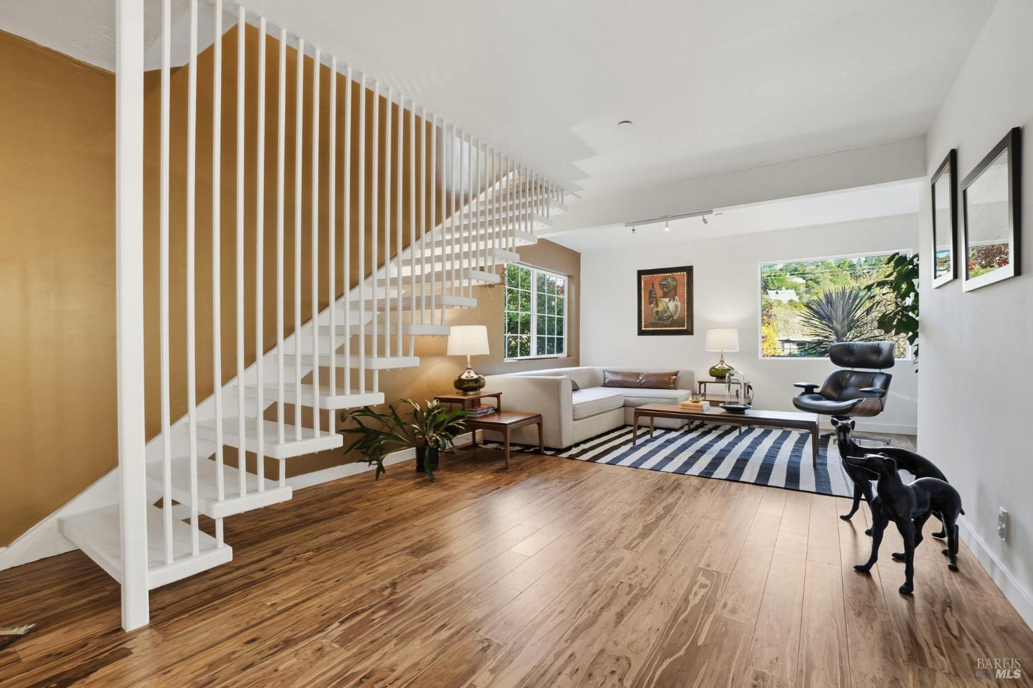 Detail Gallery Image 4 of 56 For 221 D St, San Rafael,  CA 94901 - 3 Beds | 2 Baths