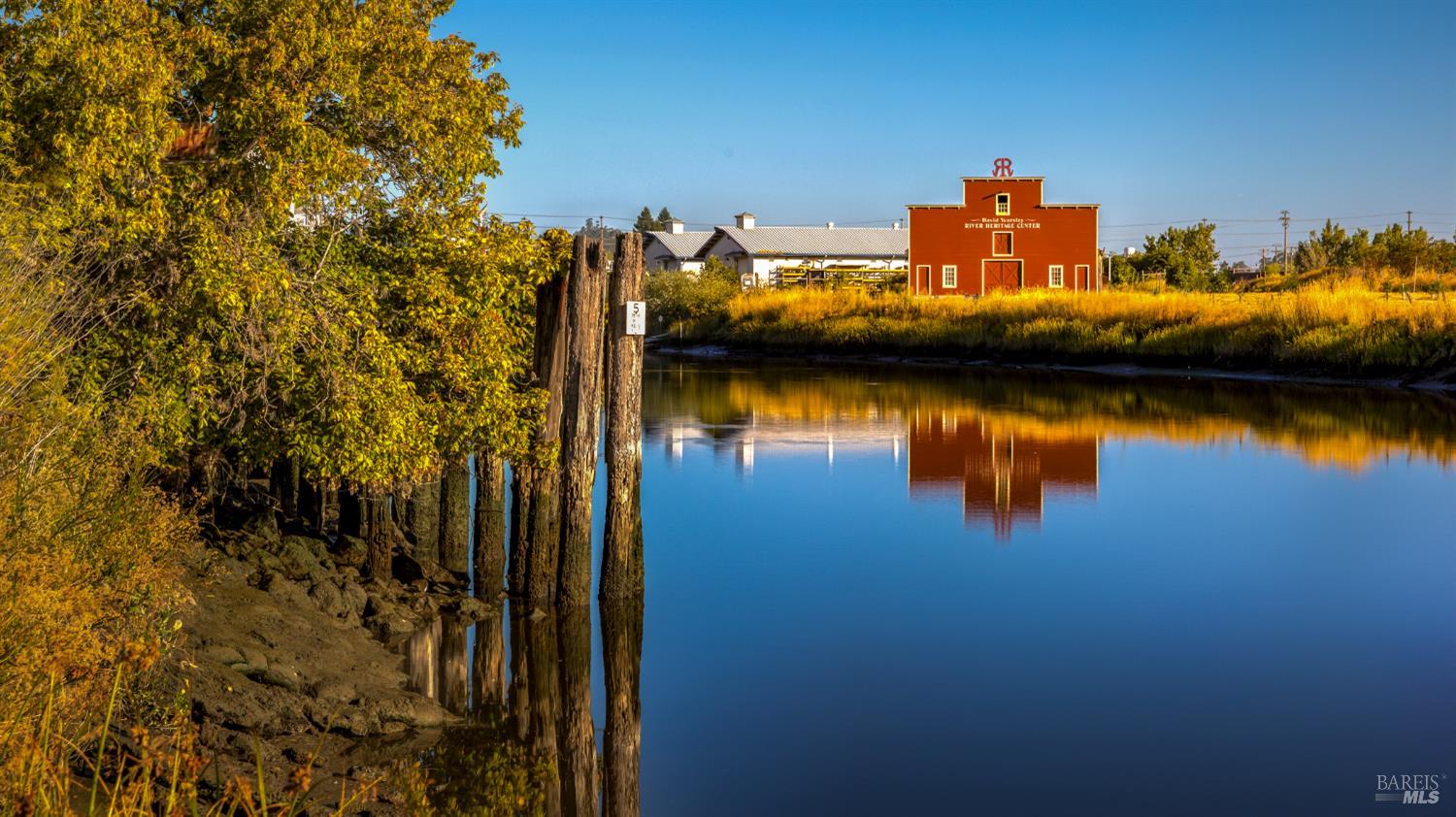 Detail Gallery Image 36 of 41 For 533 Albert Way, Petaluma,  CA 94954 - 4 Beds | 3 Baths