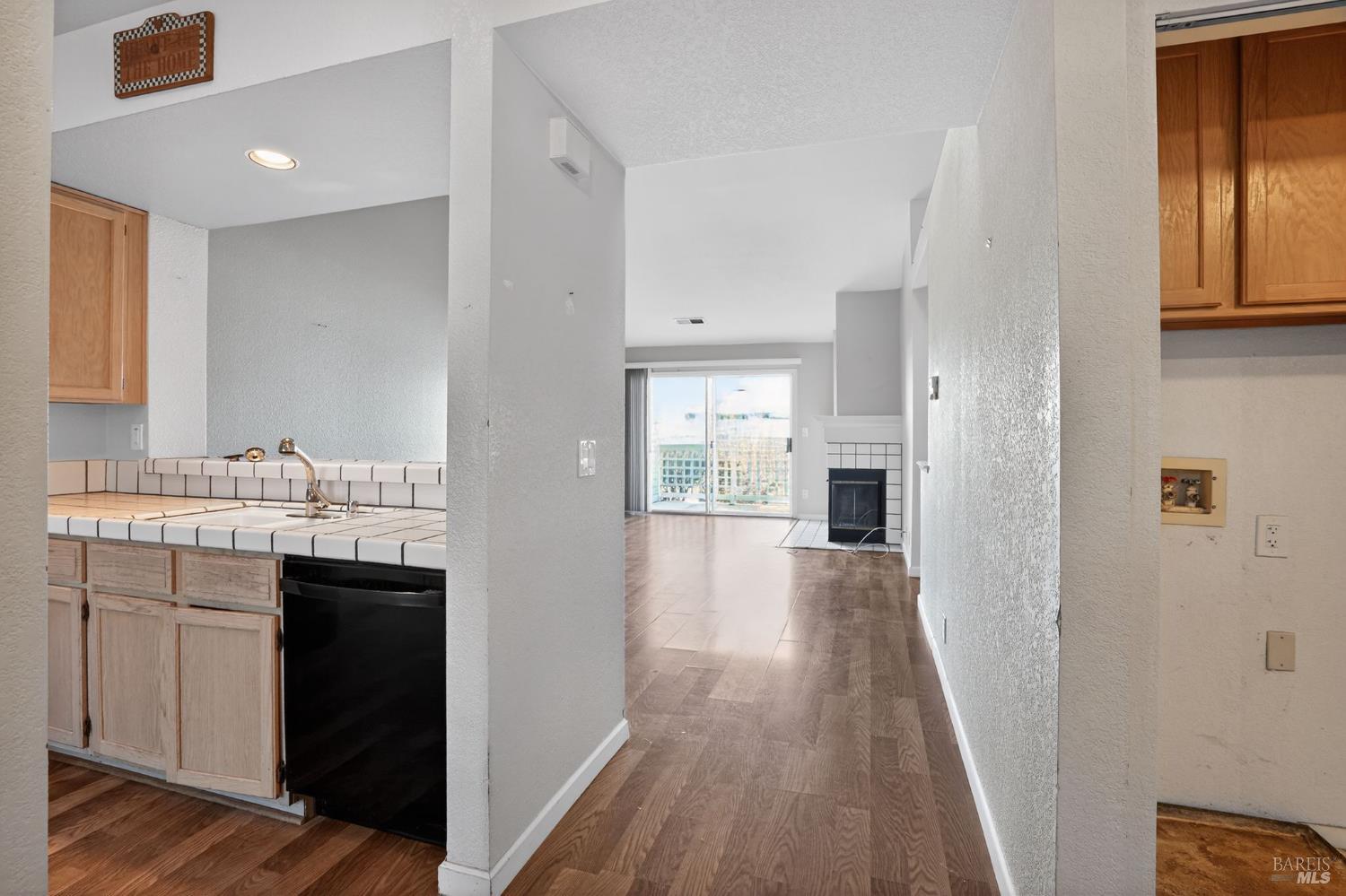 Detail Gallery Image 10 of 26 For 301 Stinson St, Vallejo,  CA 94591 - 2 Beds | 2 Baths