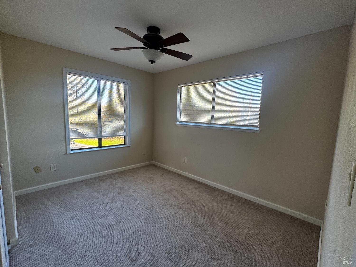 Detail Gallery Image 9 of 21 For 1435 Monterey Dr, Santa Rosa,  CA 95405 - 3 Beds | 2 Baths