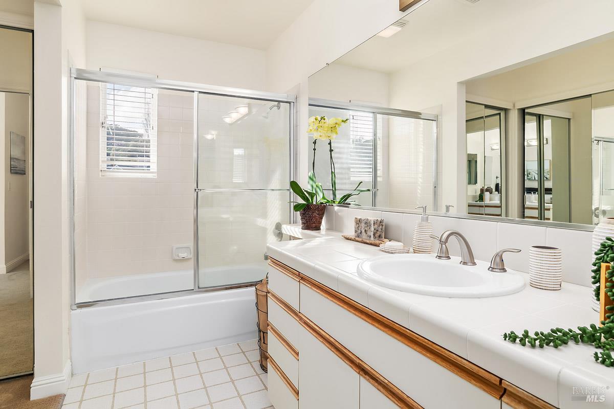 Detail Gallery Image 18 of 30 For 38 Creekside Ct, Corte Madera,  CA 94925 - 2 Beds | 2 Baths