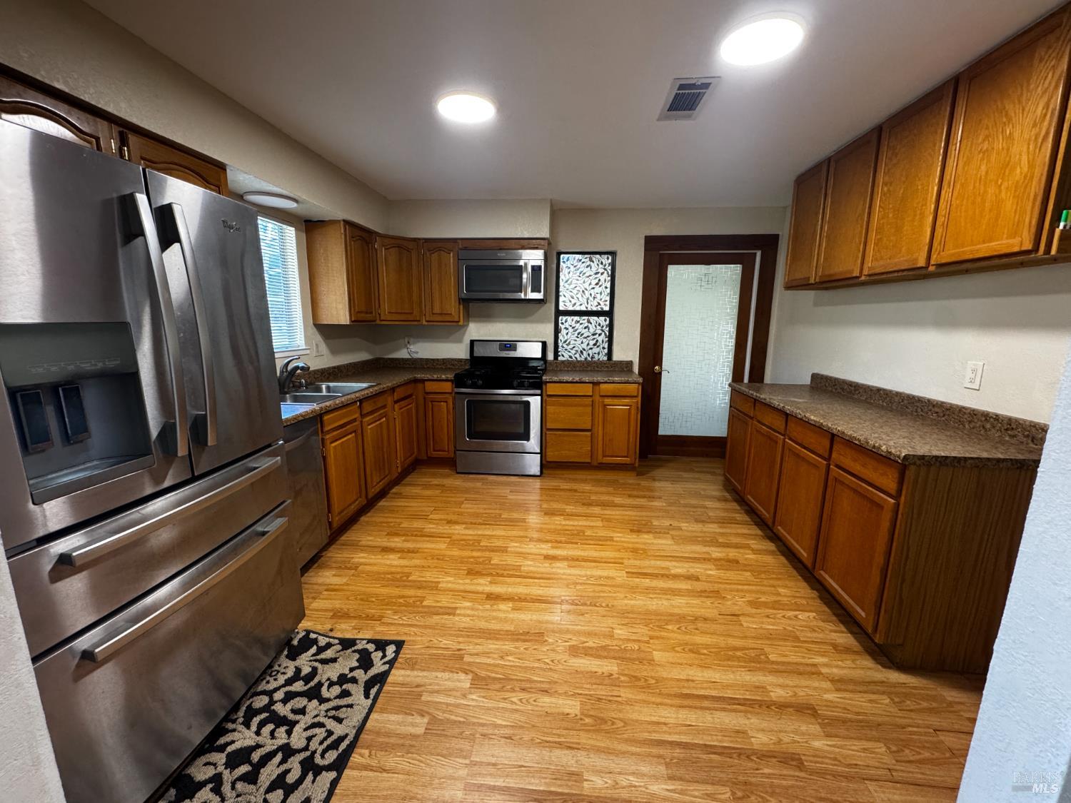 Detail Gallery Image 2 of 21 For 1435 Monterey Dr, Santa Rosa,  CA 95405 - 3 Beds | 2 Baths