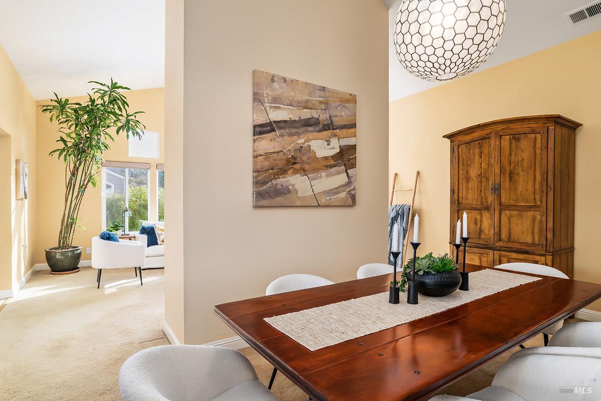 Detail Gallery Image 9 of 30 For 38 Creekside Ct, Corte Madera,  CA 94925 - 2 Beds | 2 Baths