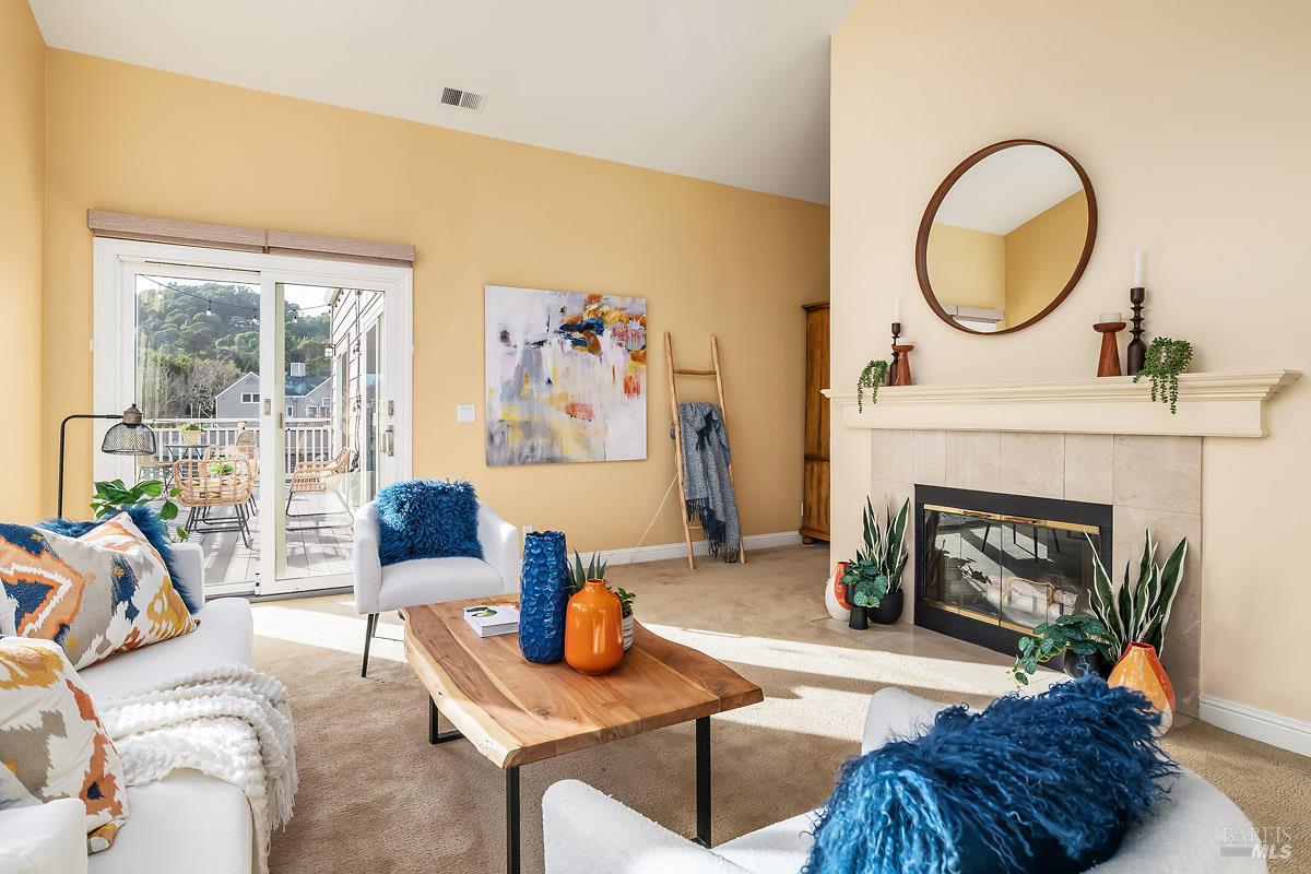 Detail Gallery Image 7 of 30 For 38 Creekside Ct, Corte Madera,  CA 94925 - 2 Beds | 2 Baths