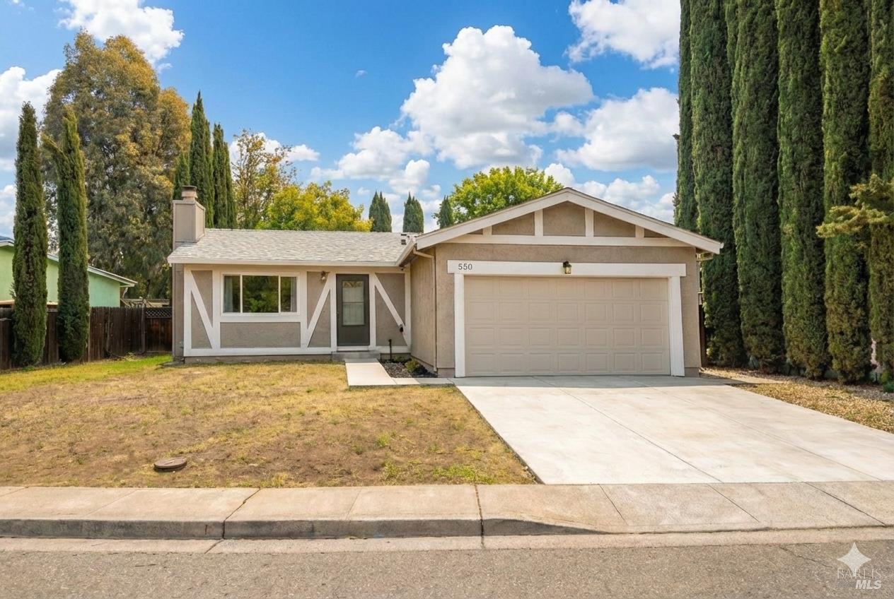 Detail Gallery Image 2 of 15 For 550 W Creekside Cir, Dixon,  CA 95620 - 2 Beds | 1/1 Baths