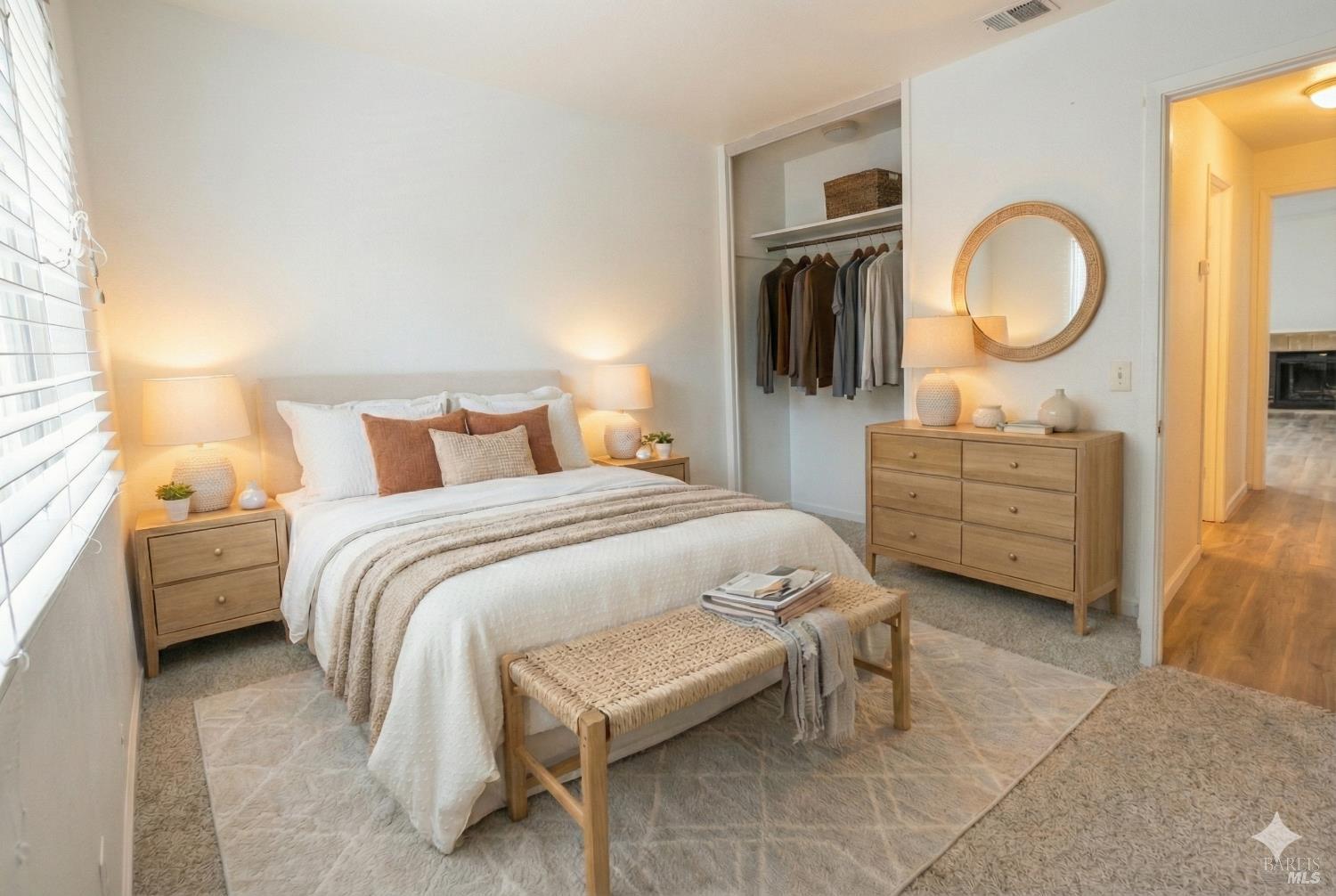 Detail Gallery Image 9 of 15 For 550 W Creekside Cir, Dixon,  CA 95620 - 2 Beds | 1/1 Baths