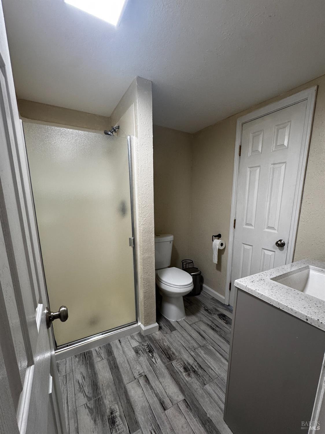 Detail Gallery Image 14 of 21 For 1435 Monterey Dr, Santa Rosa,  CA 95405 - 3 Beds | 2 Baths